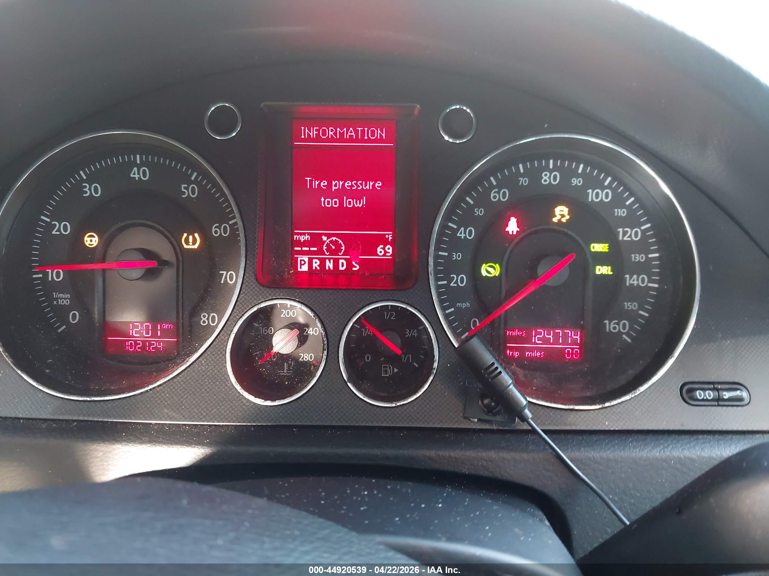 VOLKSWAGEN PASSAT image 7