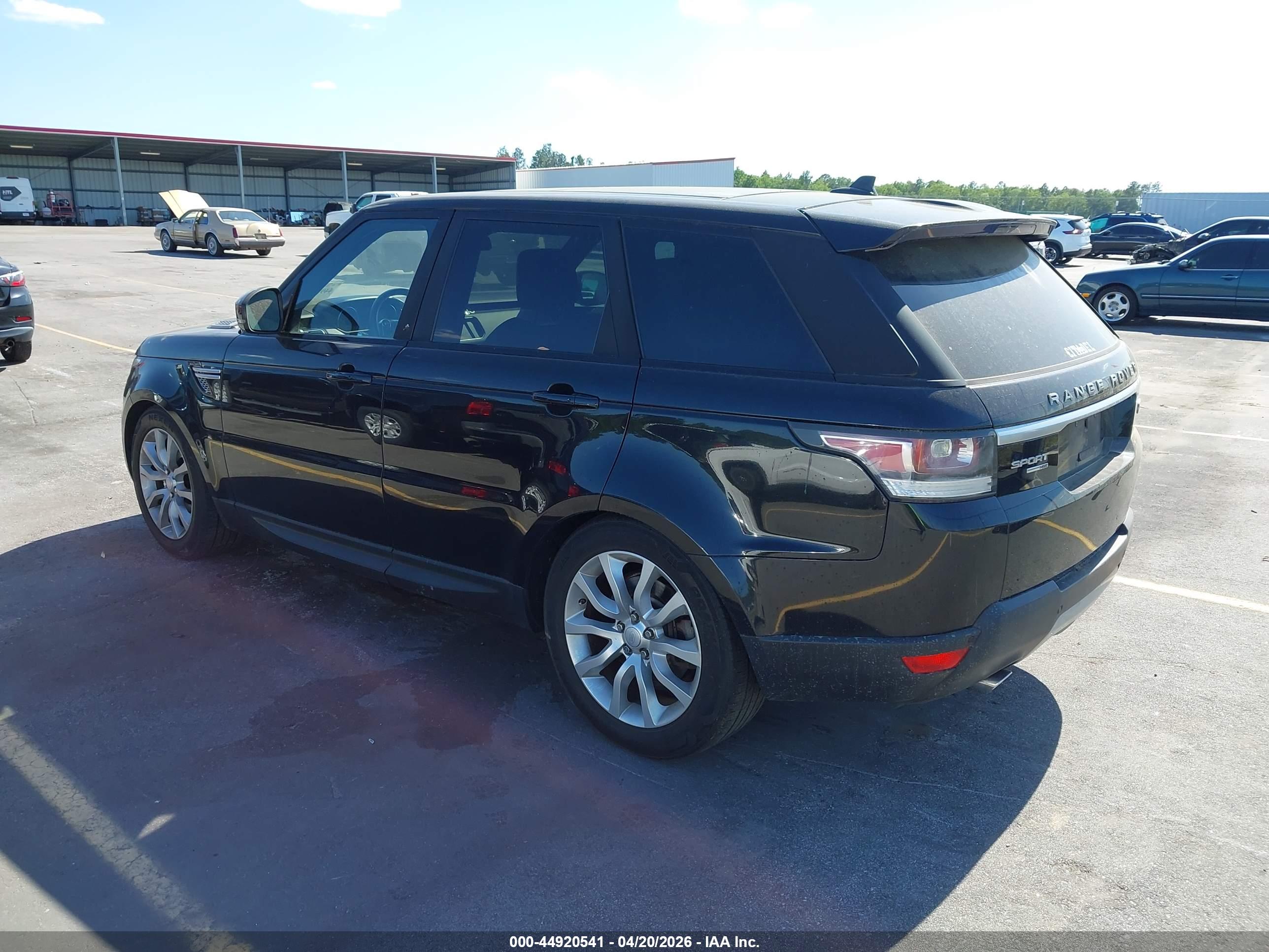 LAND ROVER image 3
