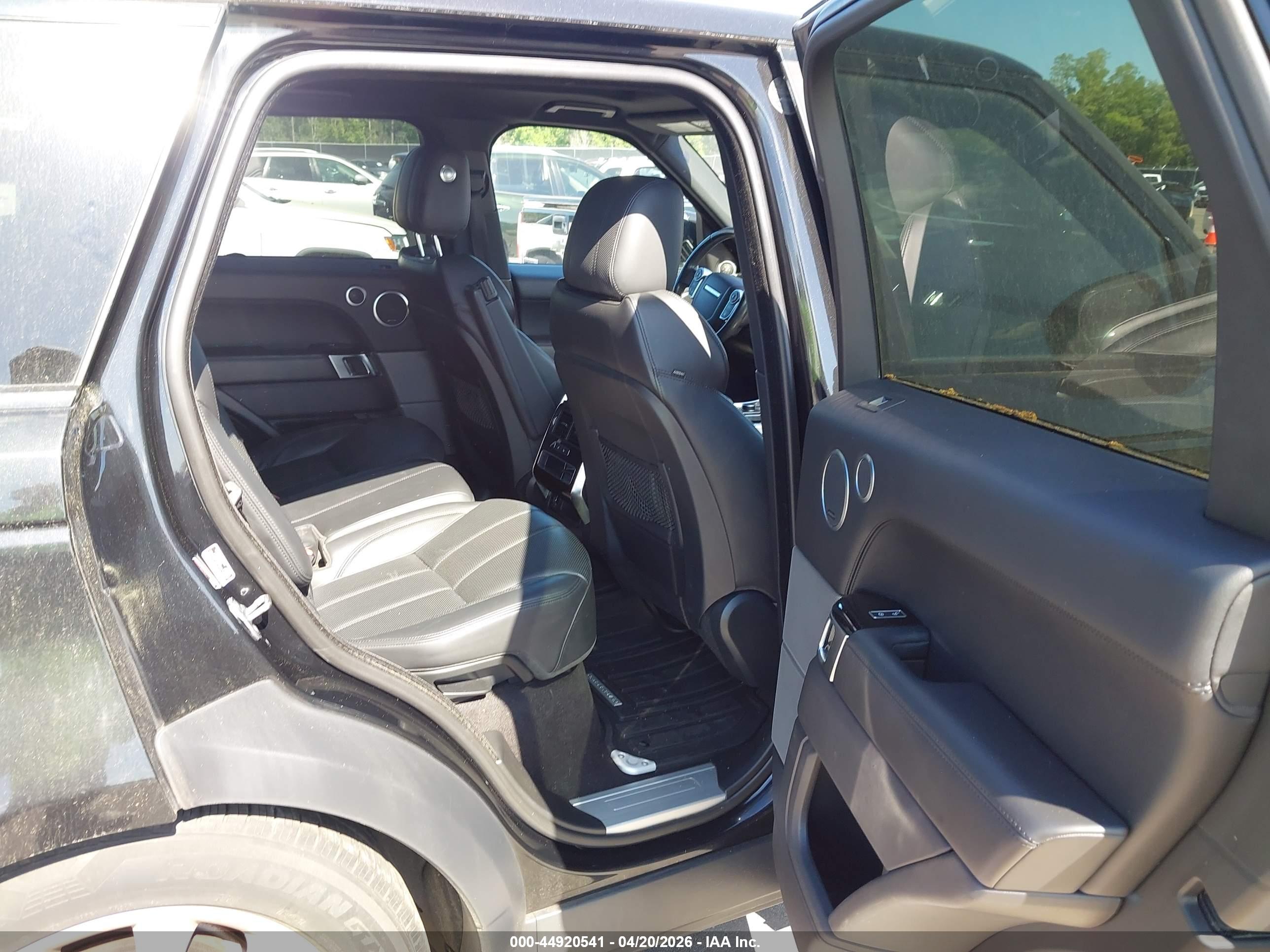LAND ROVER image 8