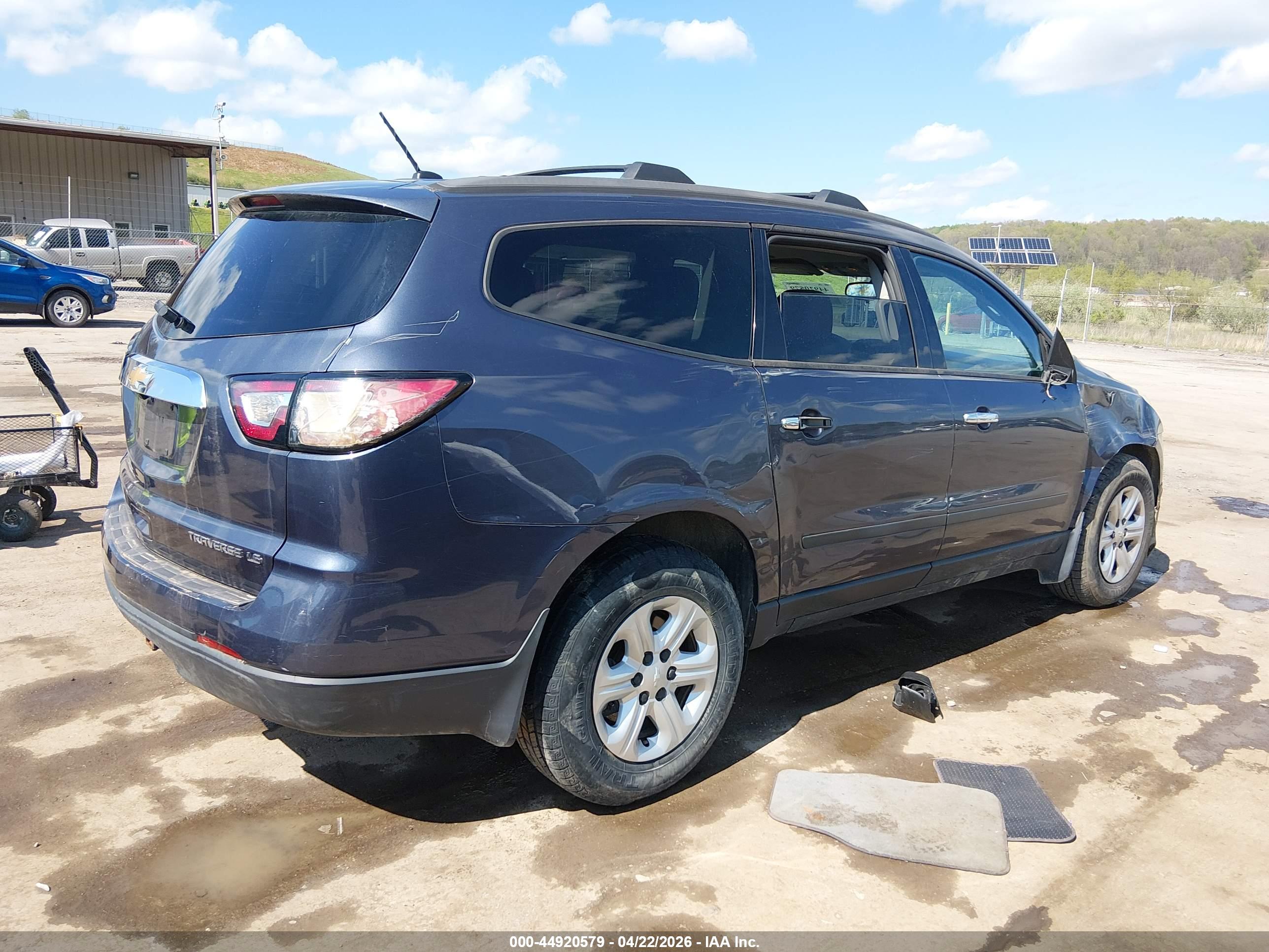 CHEVROLET TRAVERSE image 4