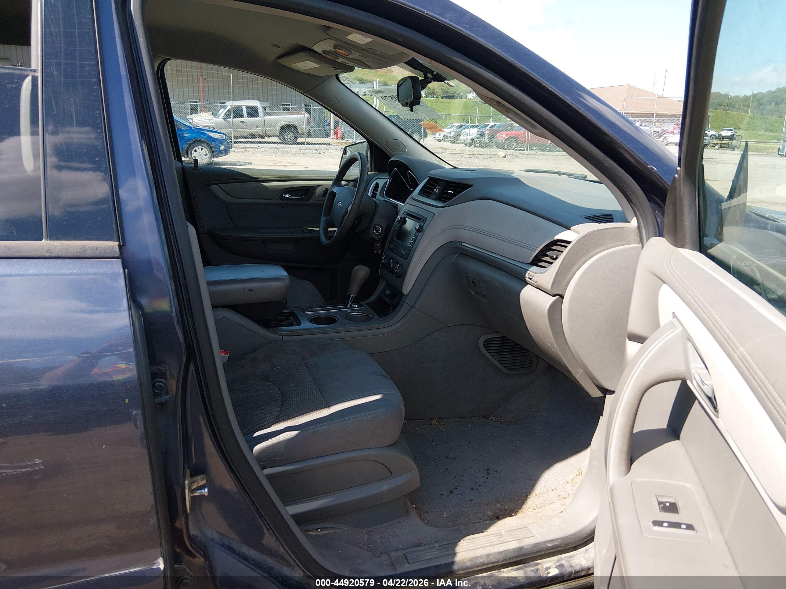CHEVROLET TRAVERSE image 5