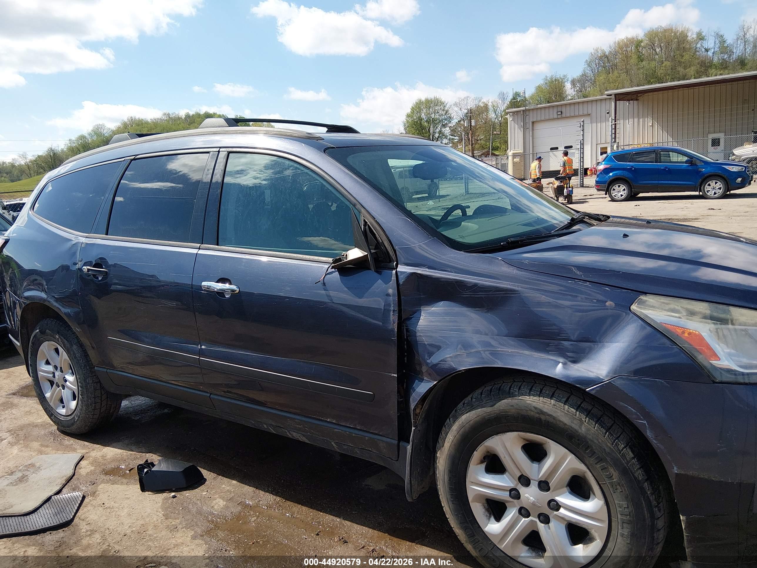 CHEVROLET TRAVERSE image 6