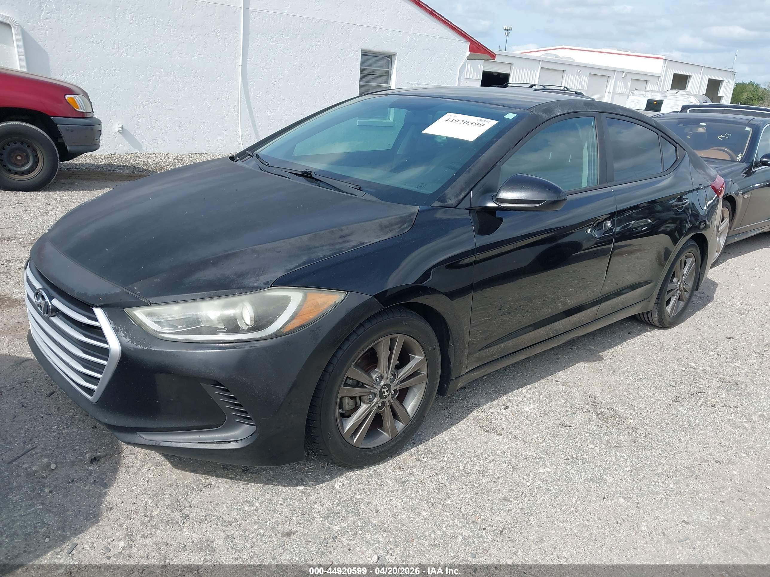 HYUNDAI ELANTRA image 2