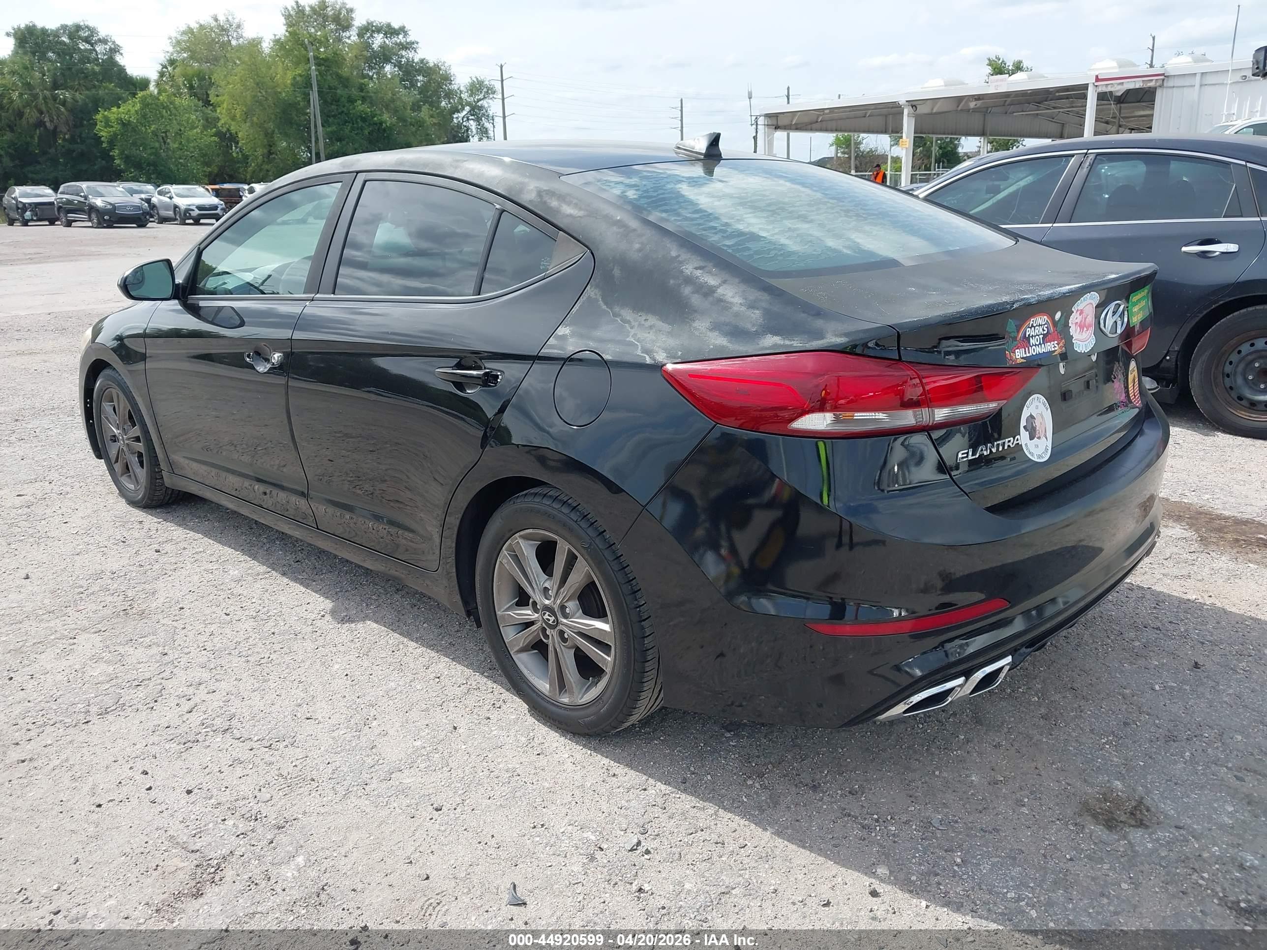 HYUNDAI ELANTRA image 3