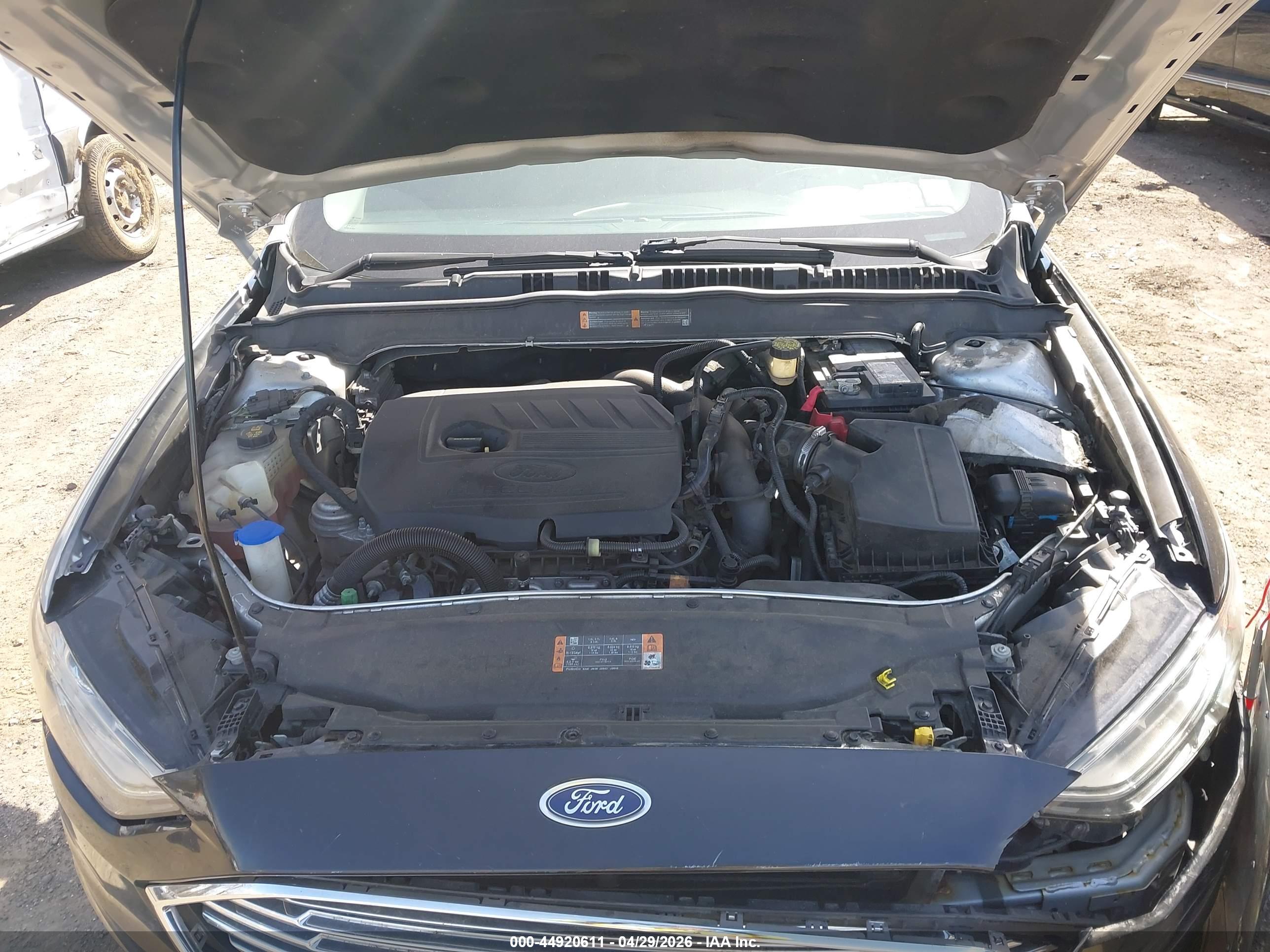 FORD FUSION image 10