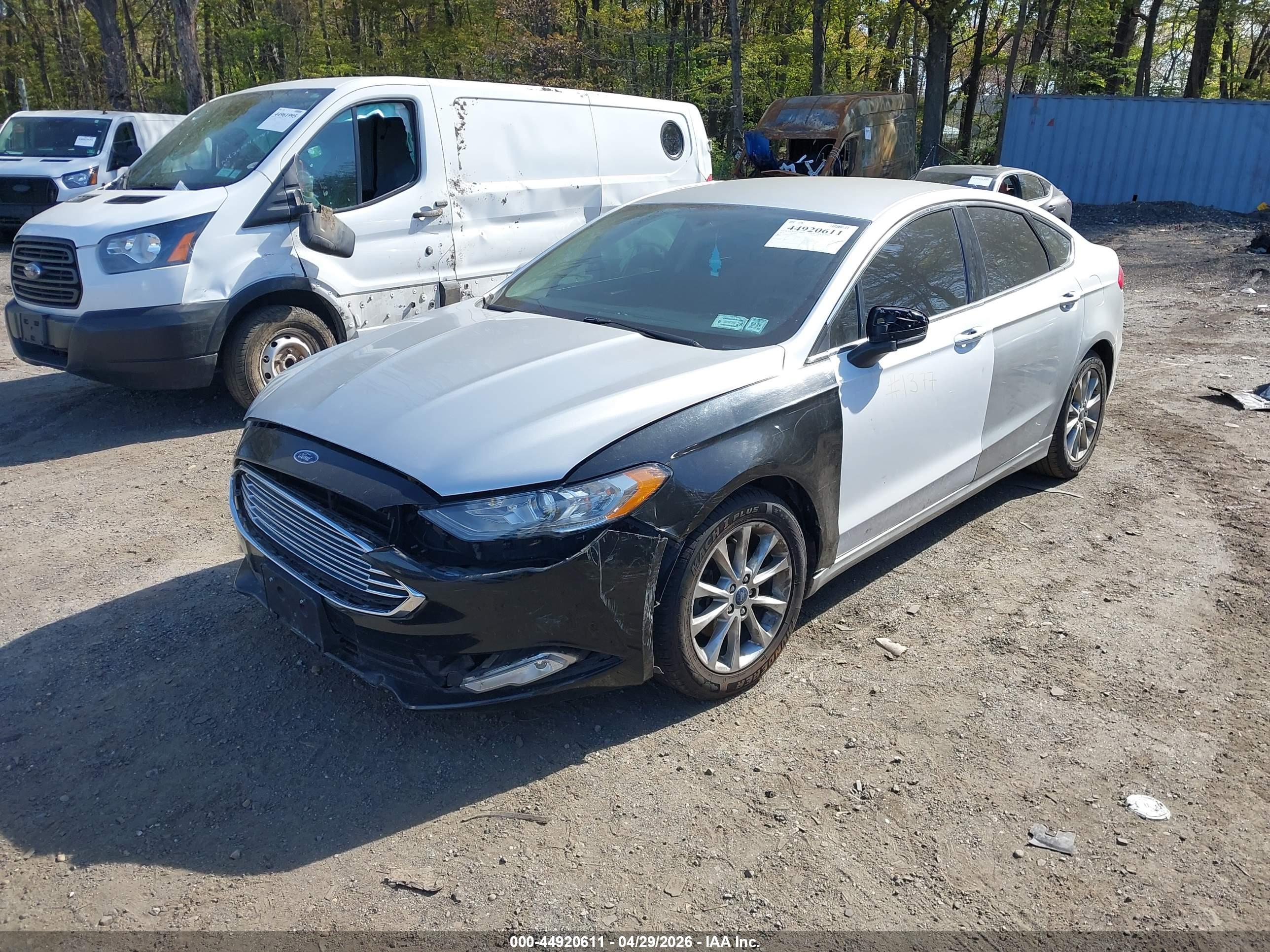 FORD FUSION image 2
