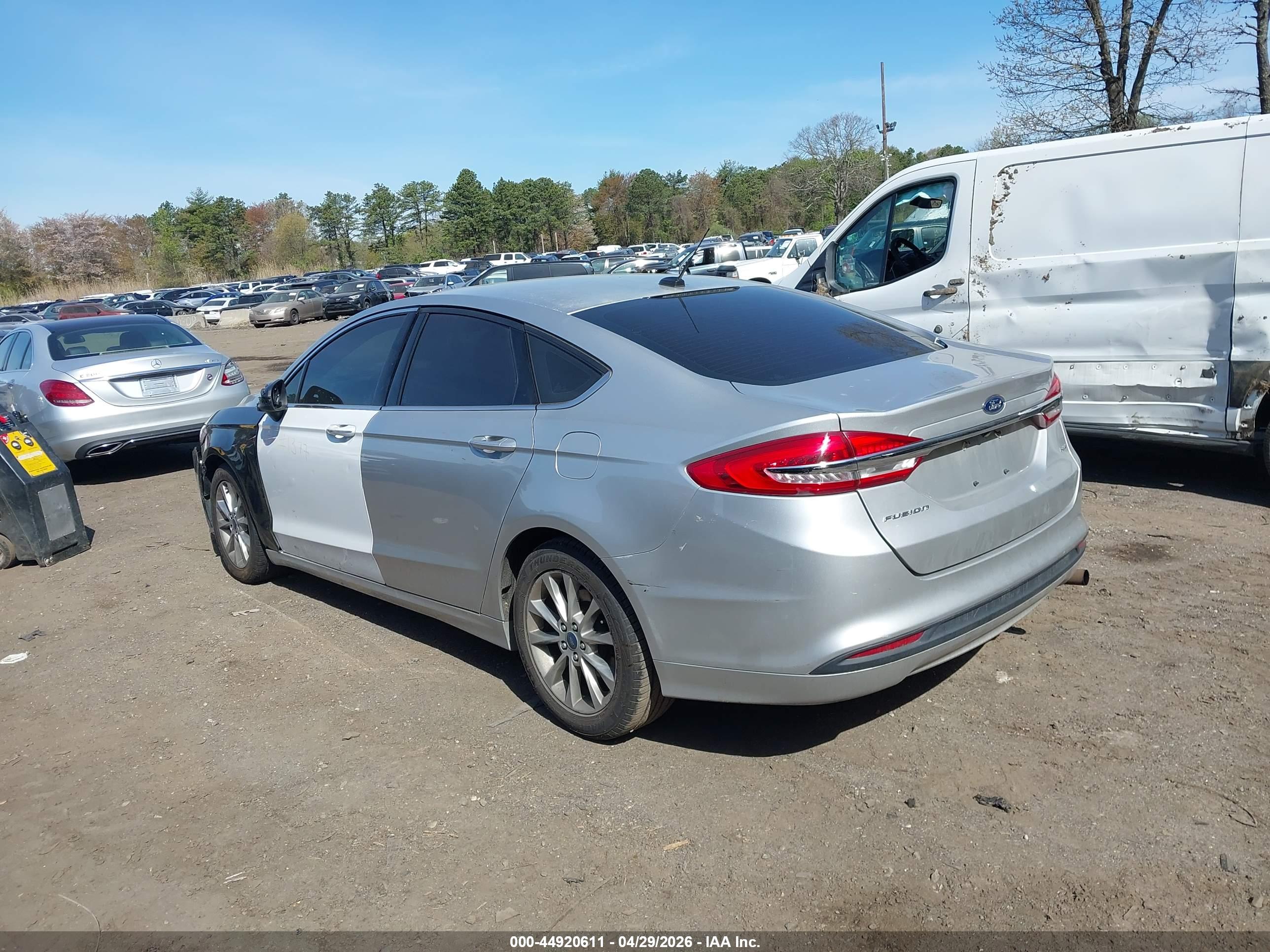 FORD FUSION image 3