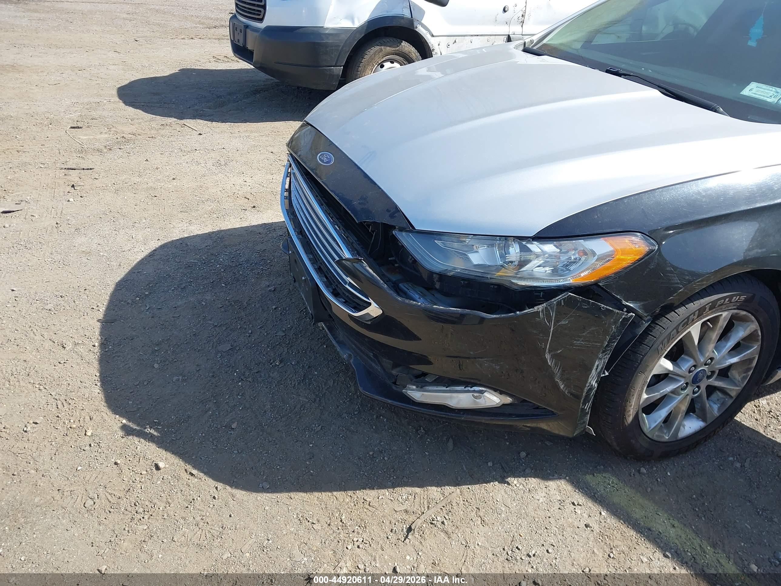 FORD FUSION image 6