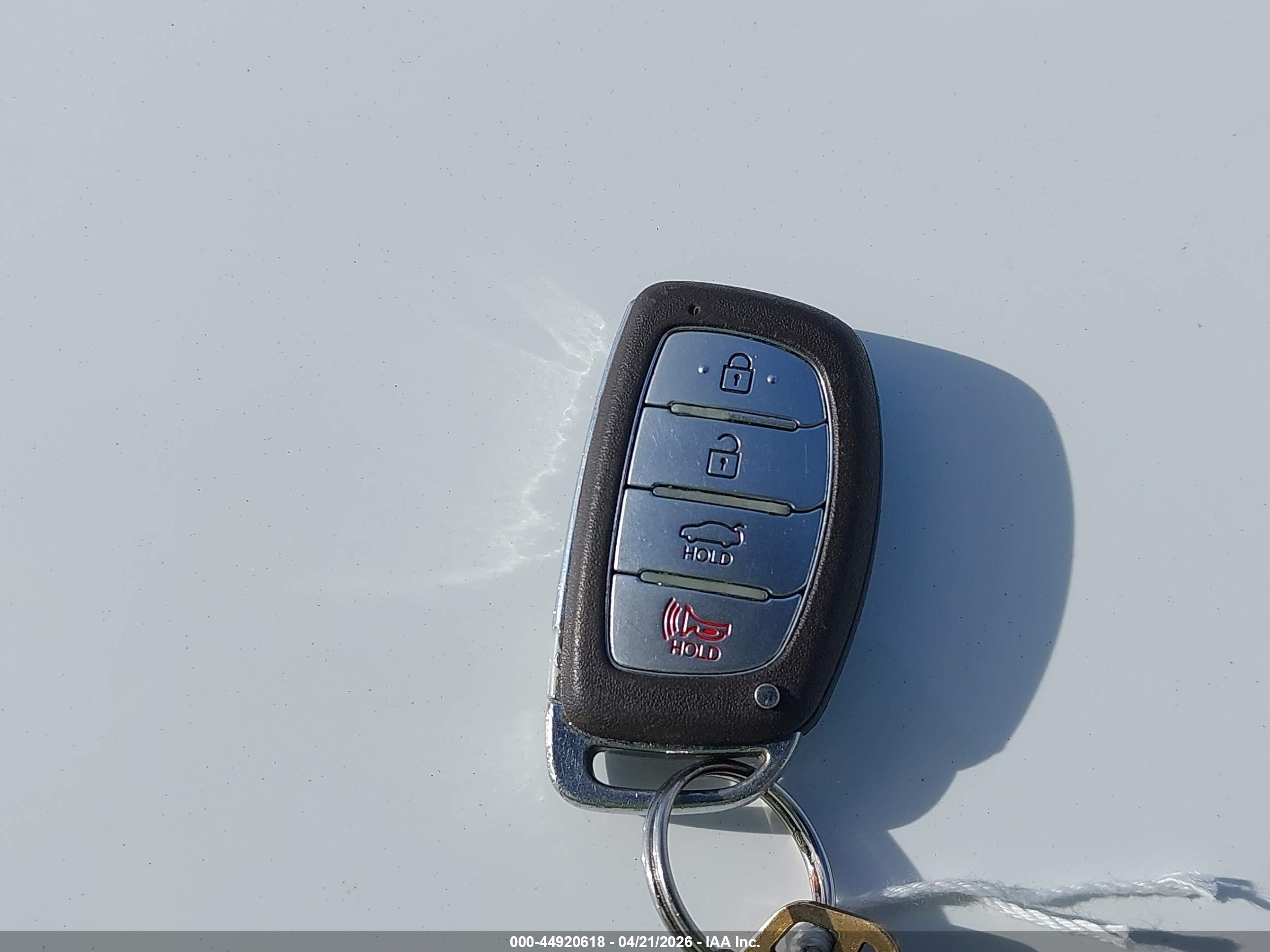 HYUNDAI ELANTRA image 11