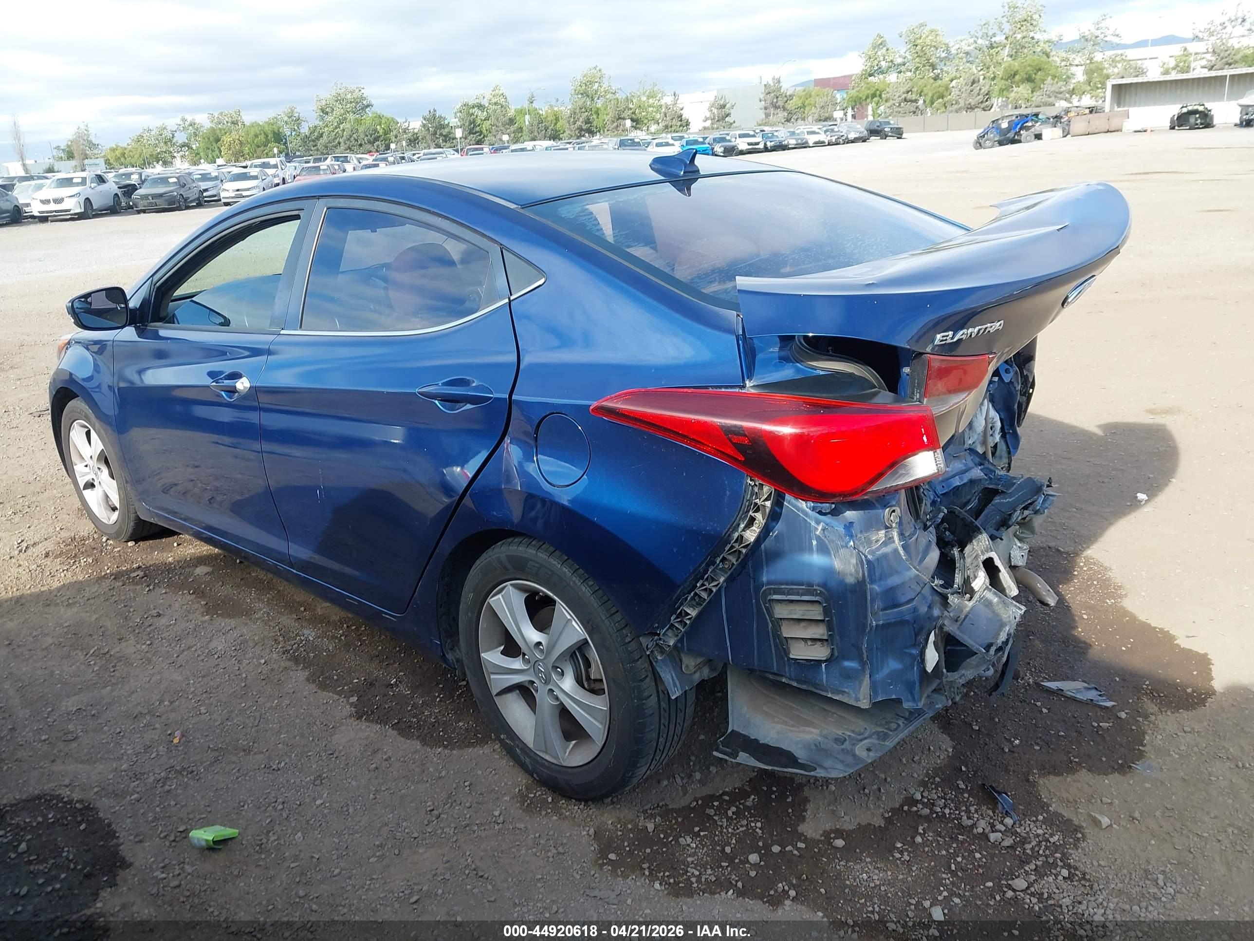 HYUNDAI ELANTRA image 3