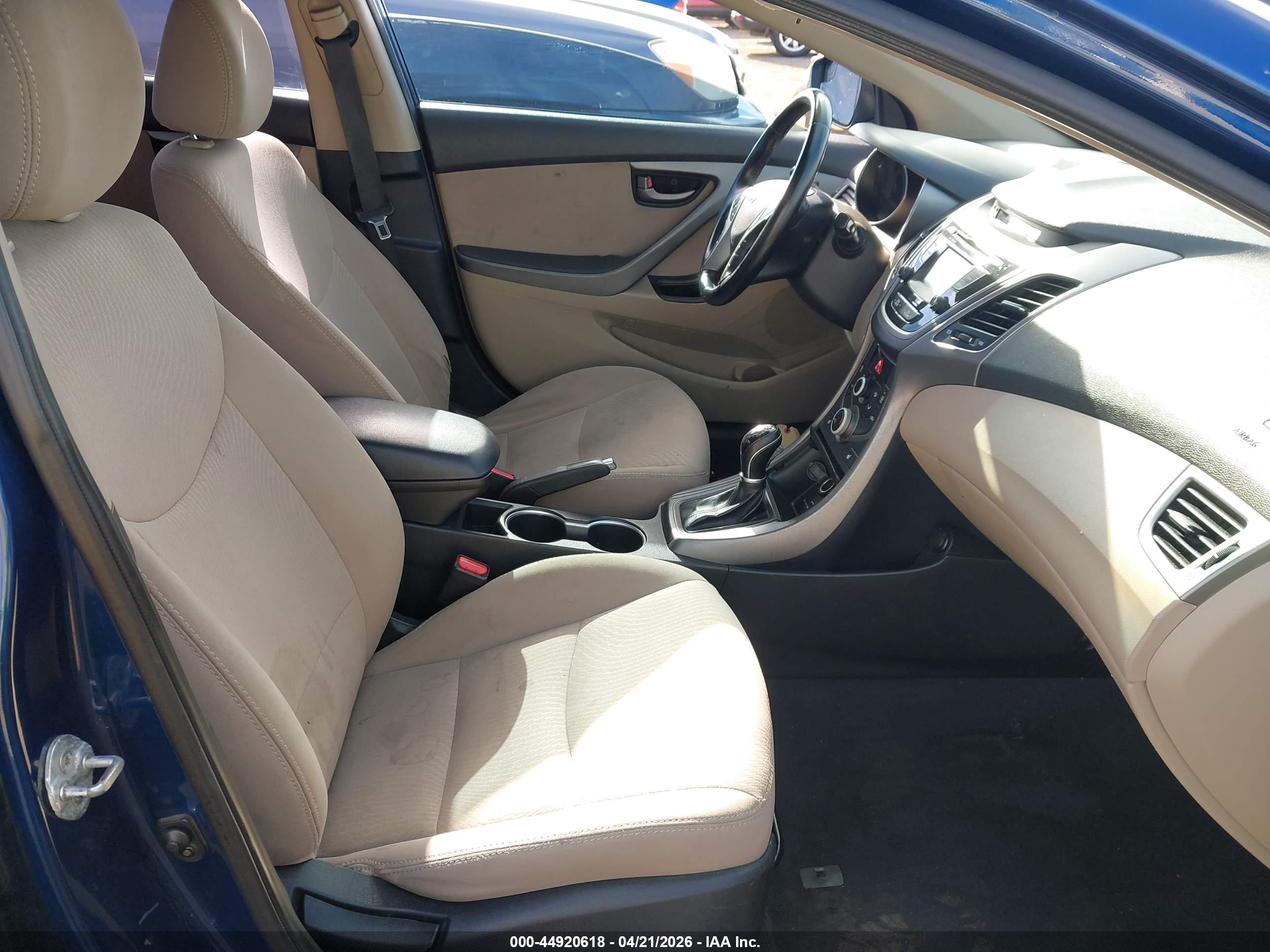 HYUNDAI ELANTRA image 5