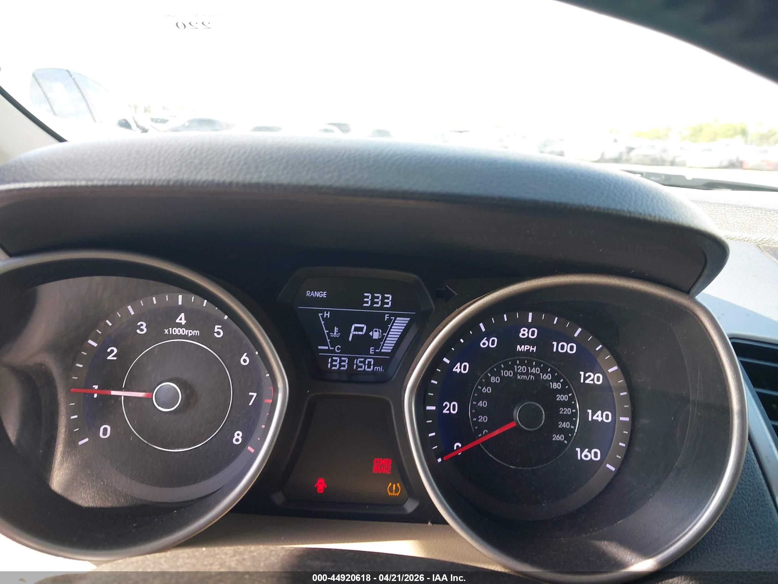 HYUNDAI ELANTRA image 7
