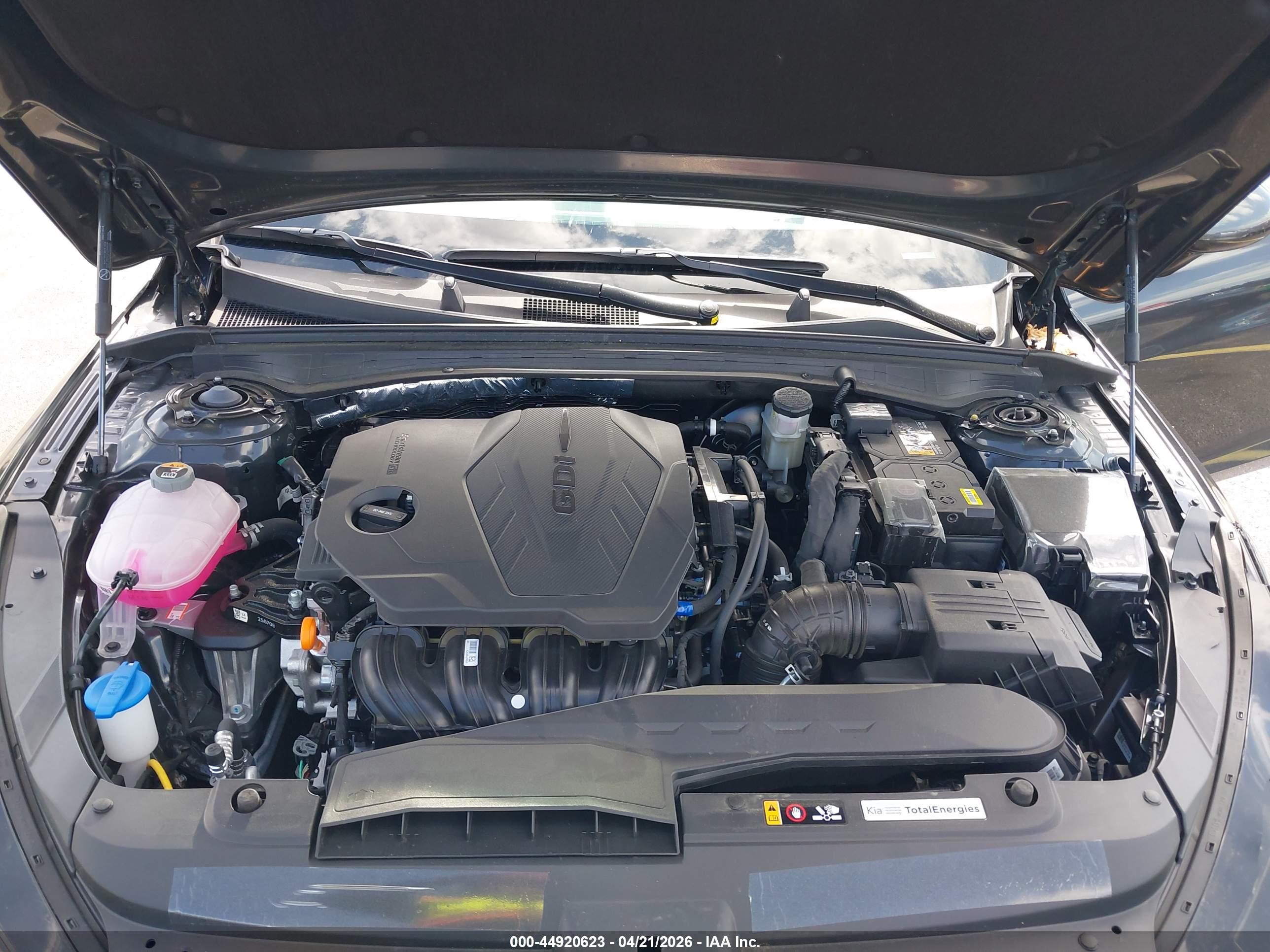 KIA K5 image 10