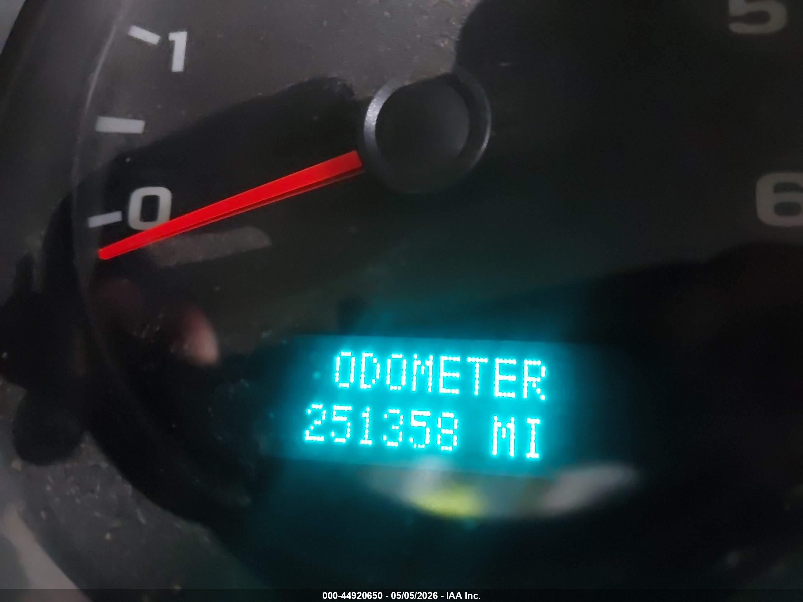 CHEVROLET SILVERADO image 7