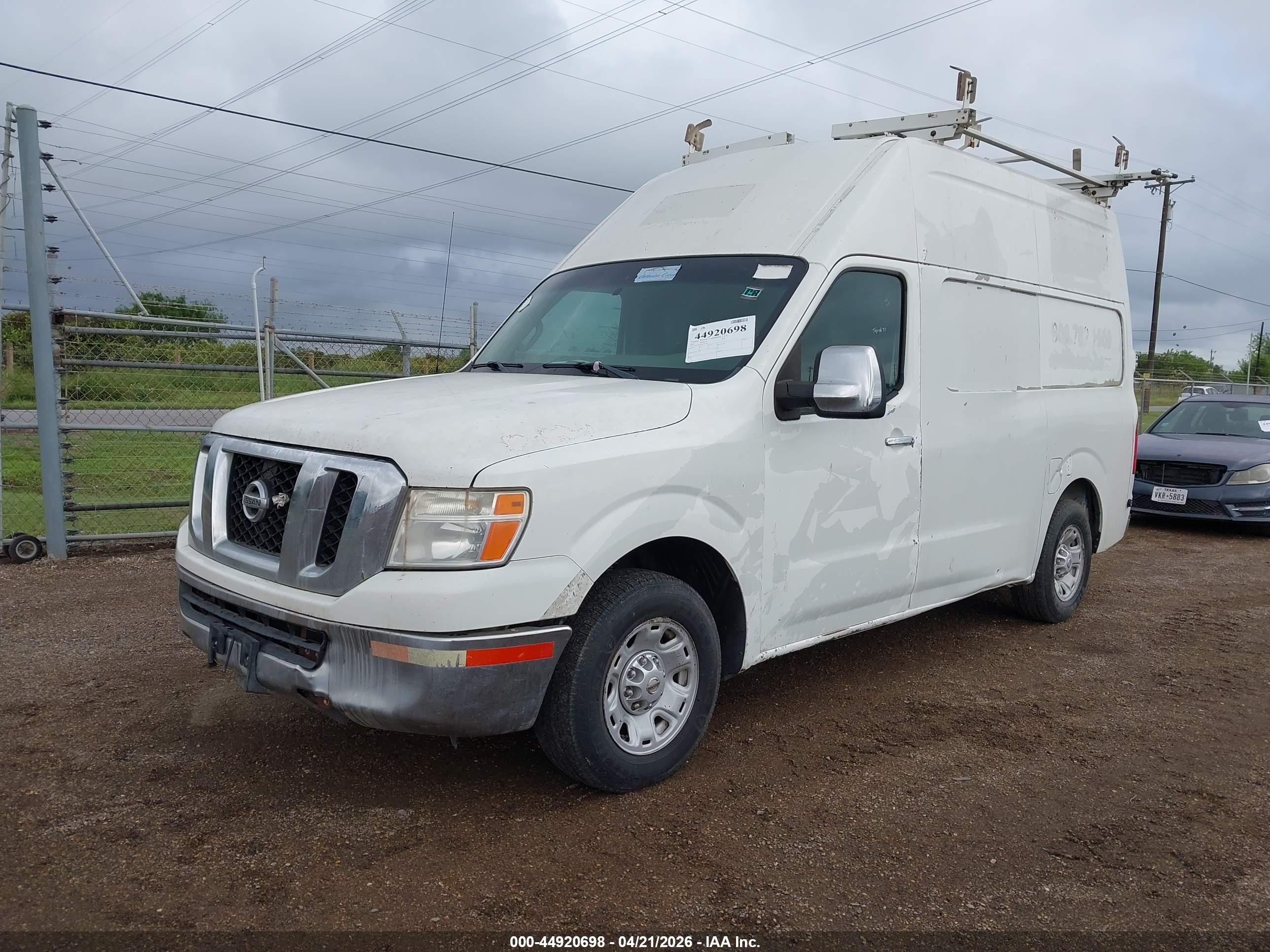 NISSAN NV image 2