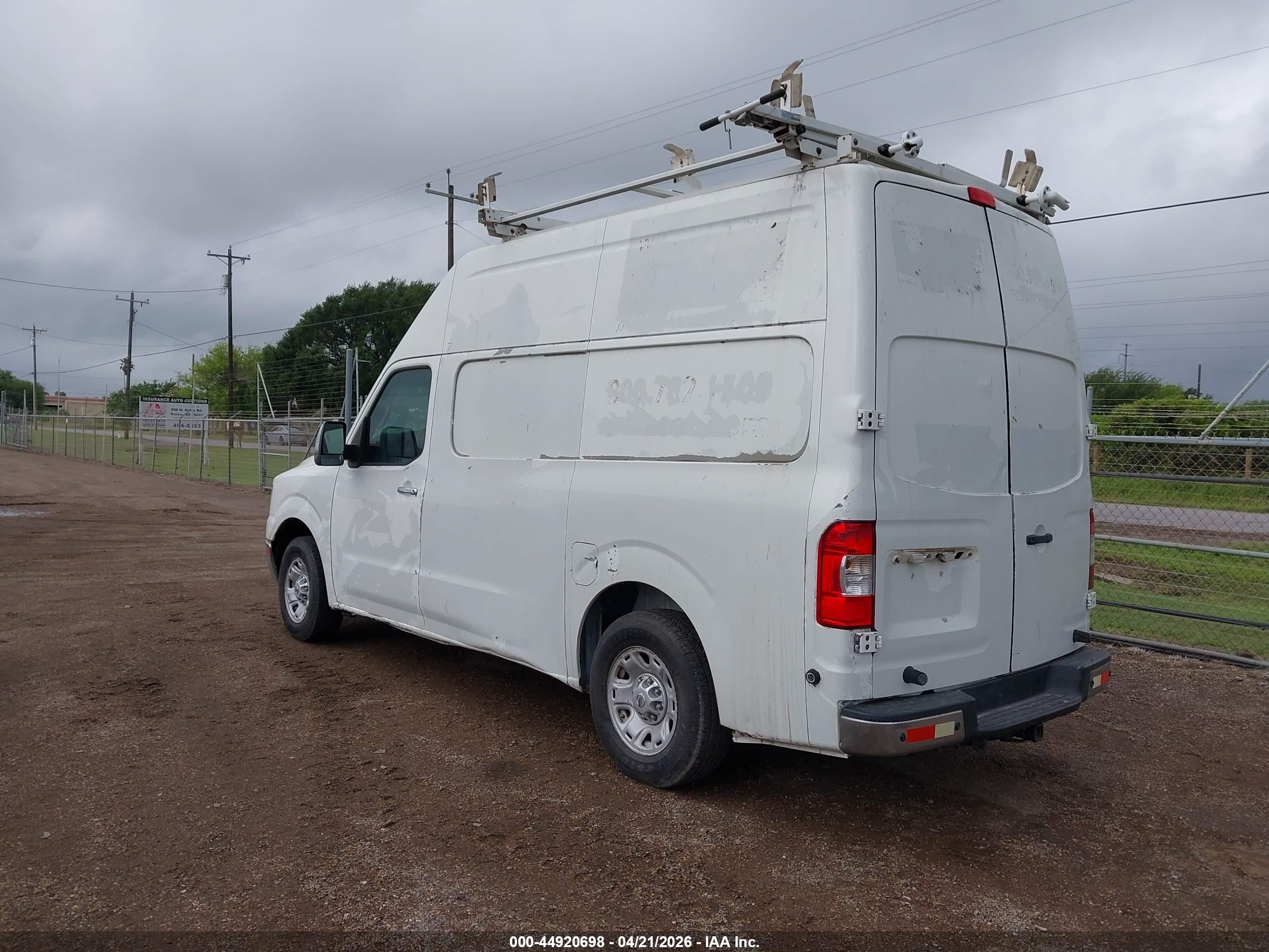 NISSAN NV image 3