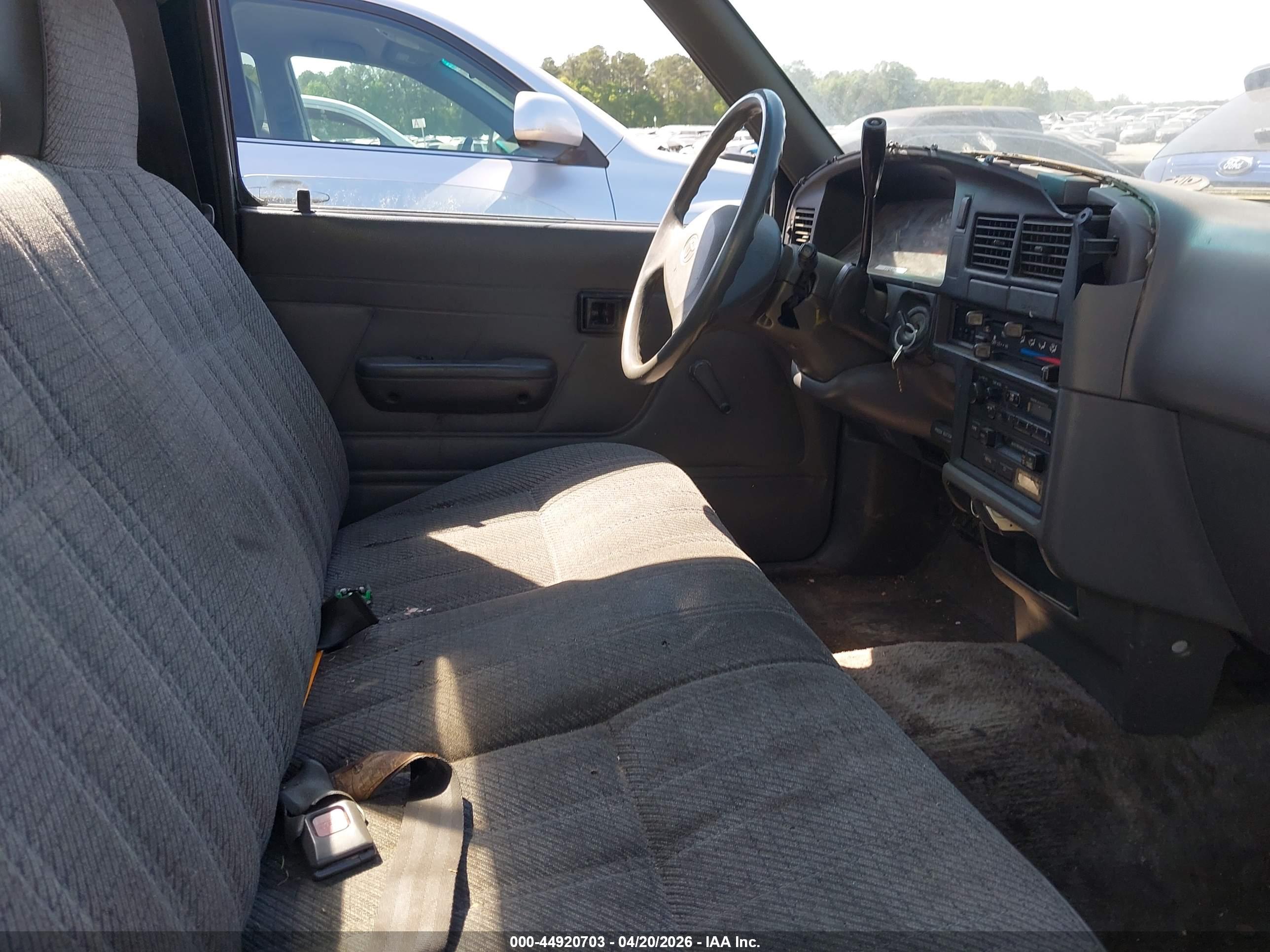 TOYOTA PICKUP image 8
