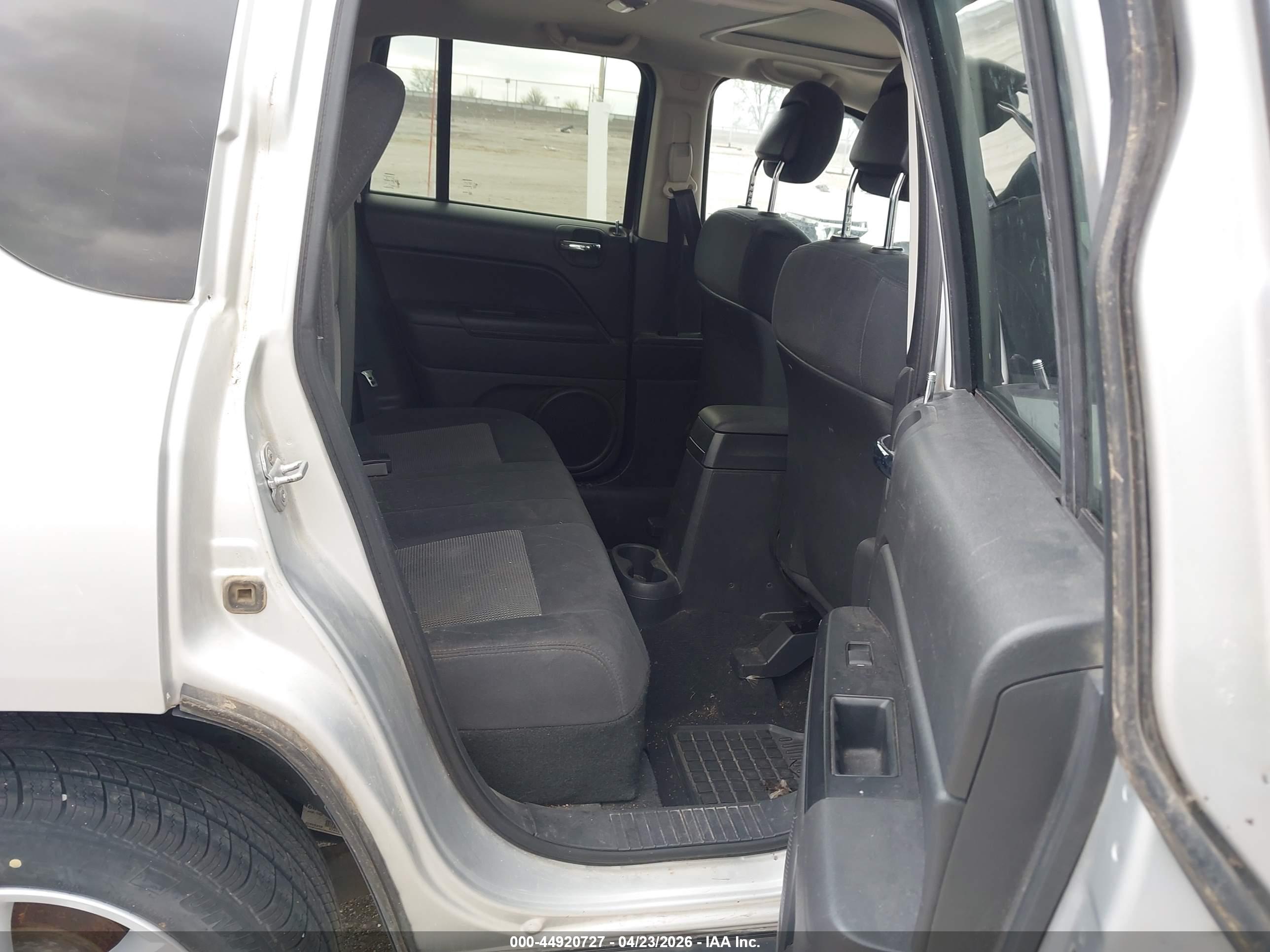 JEEP COMPASS image 8