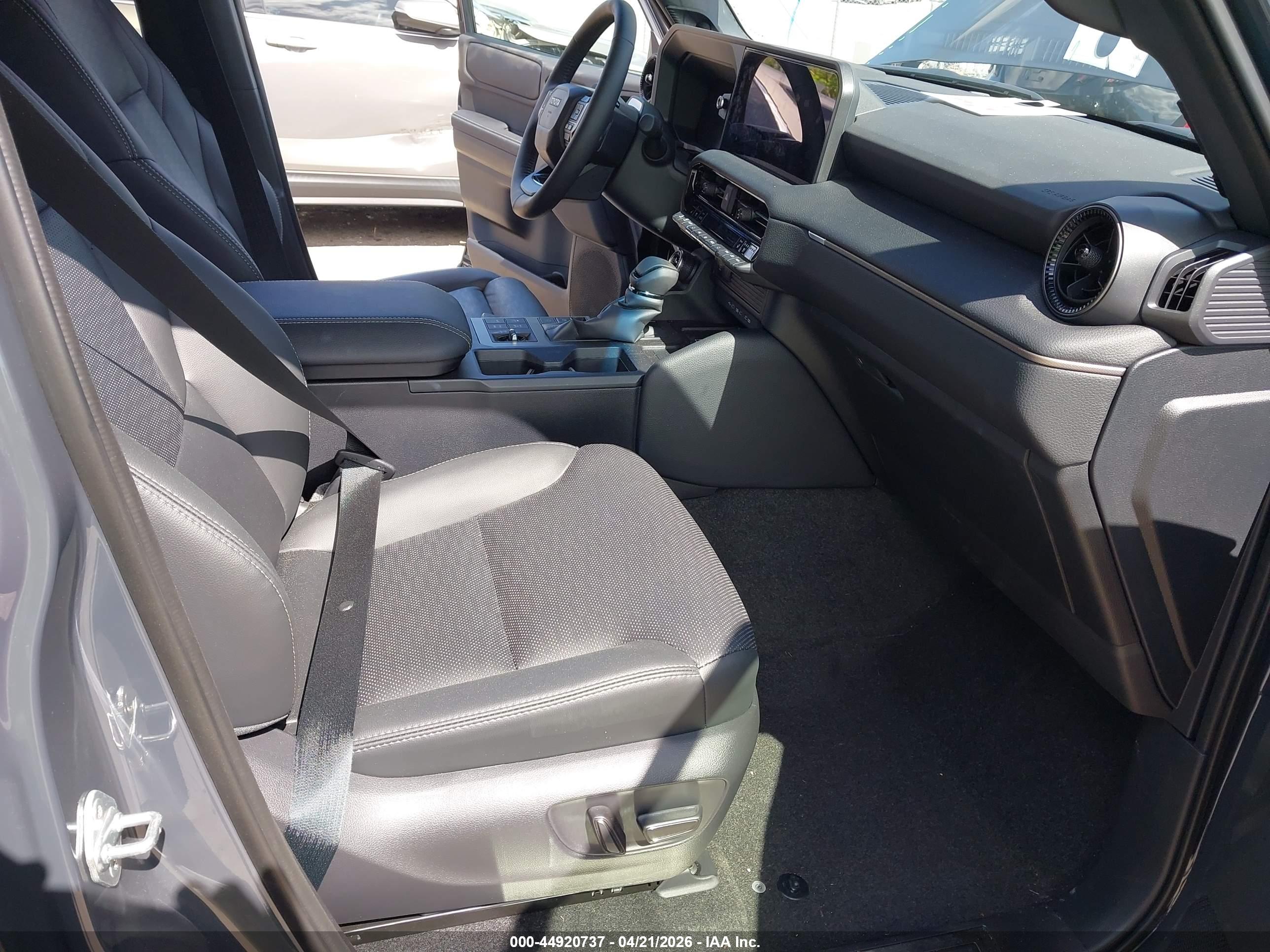 TOYOTA LAND image 5