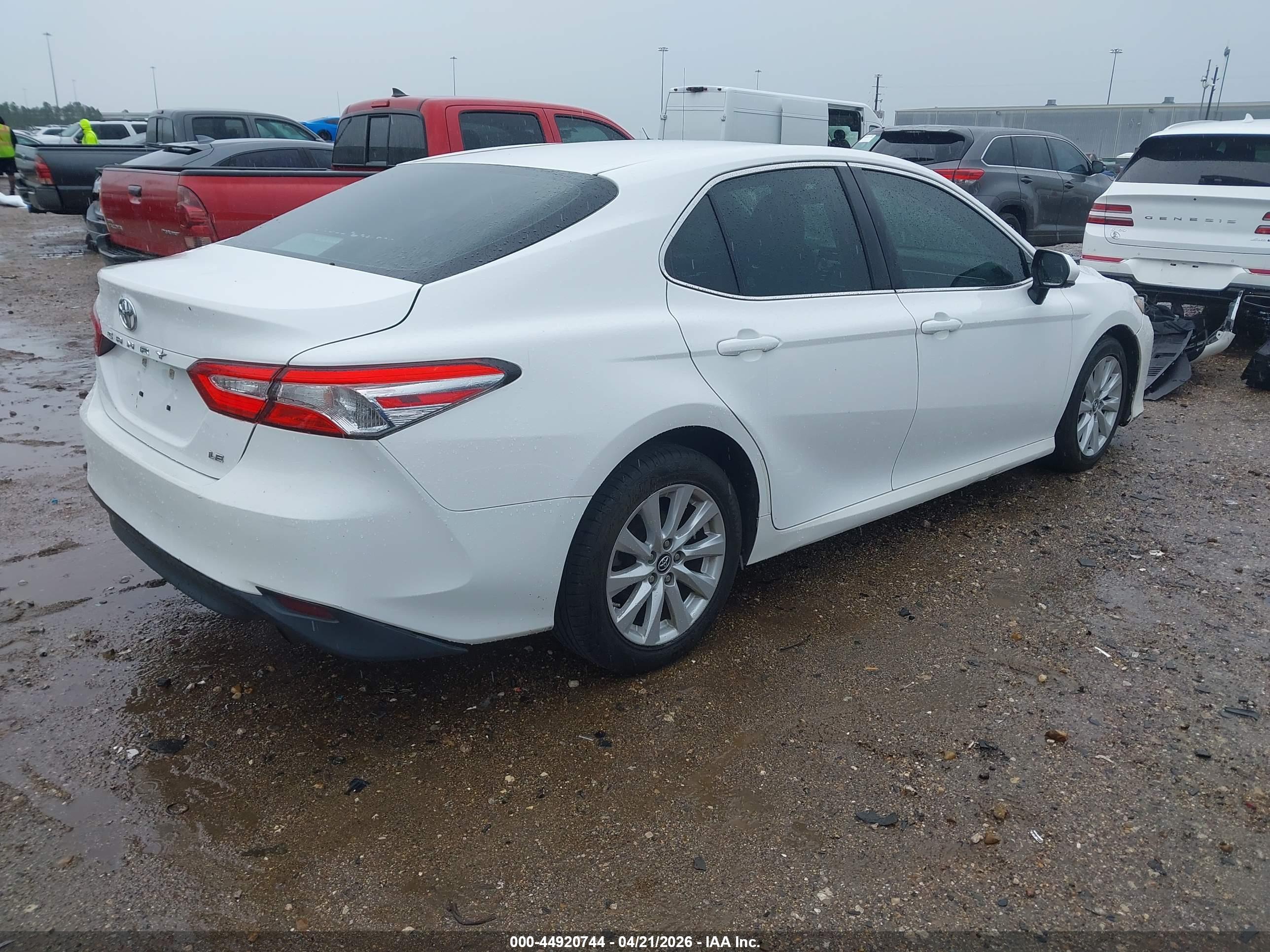 TOYOTA CAMRY image 4