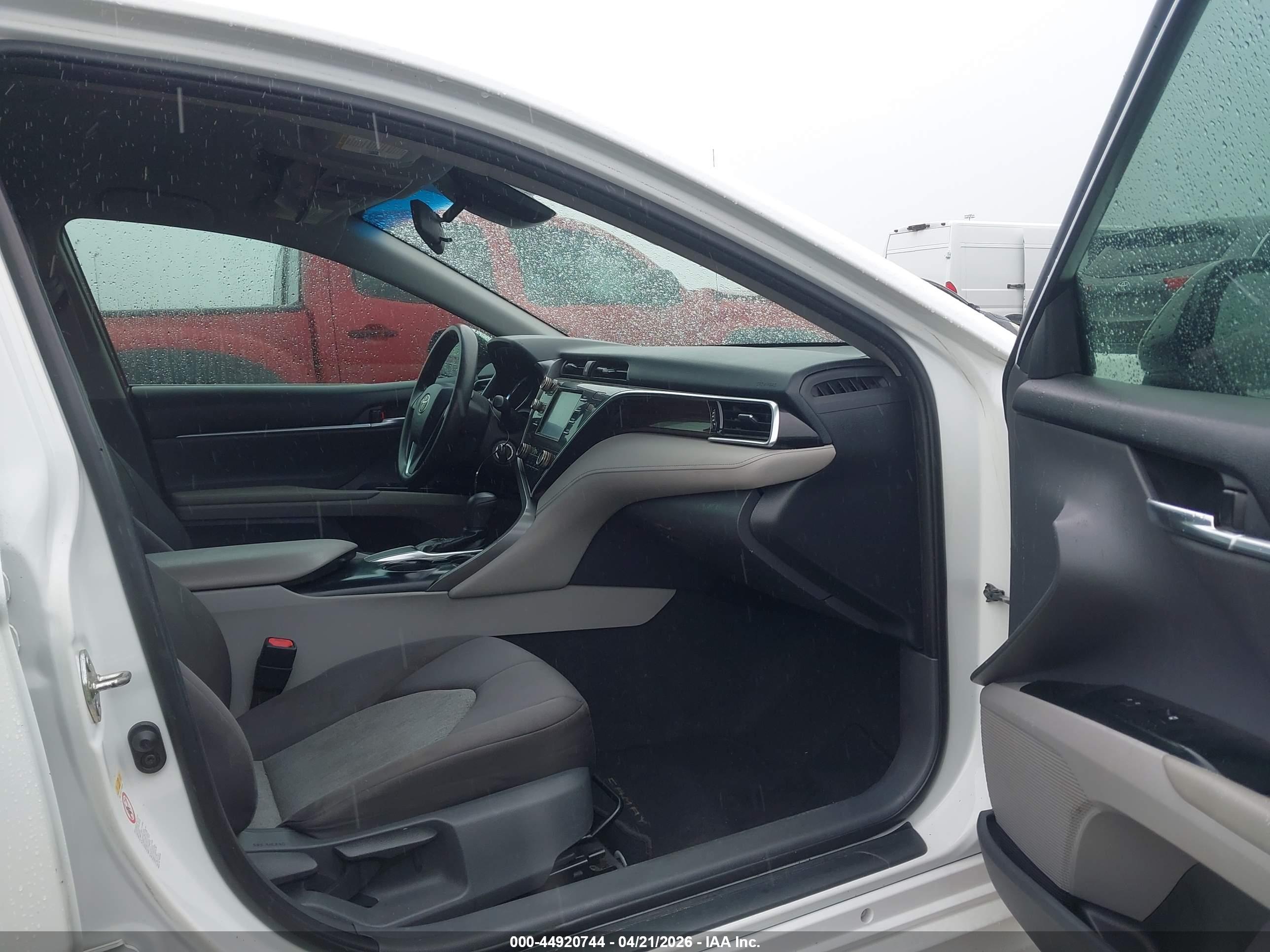 TOYOTA CAMRY image 5
