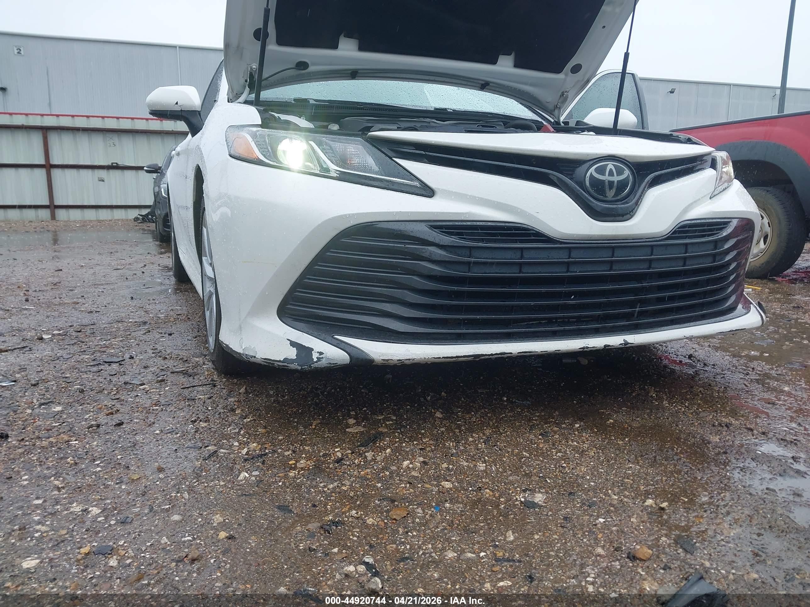 TOYOTA CAMRY image 6