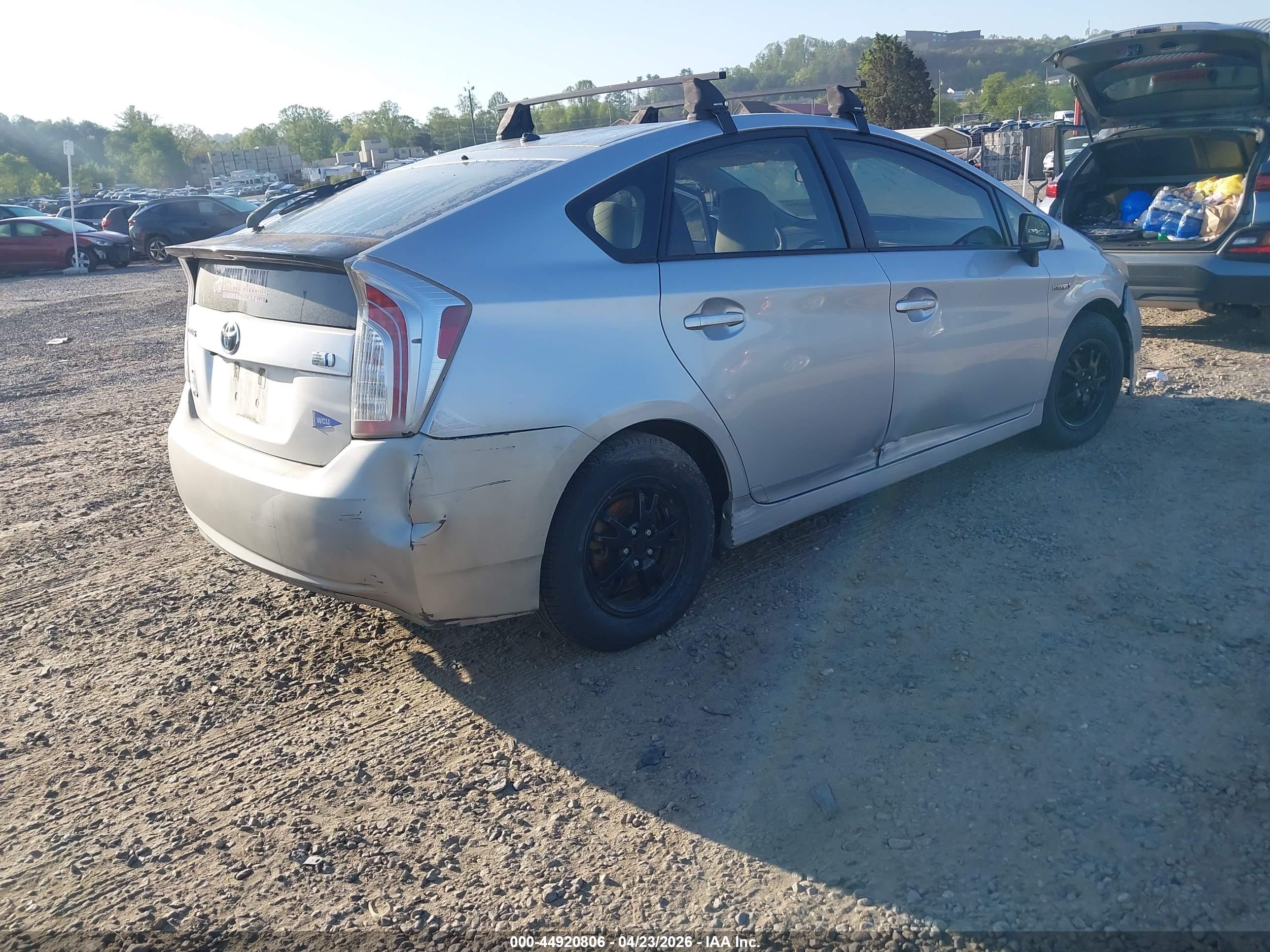 TOYOTA PRIUS image 4