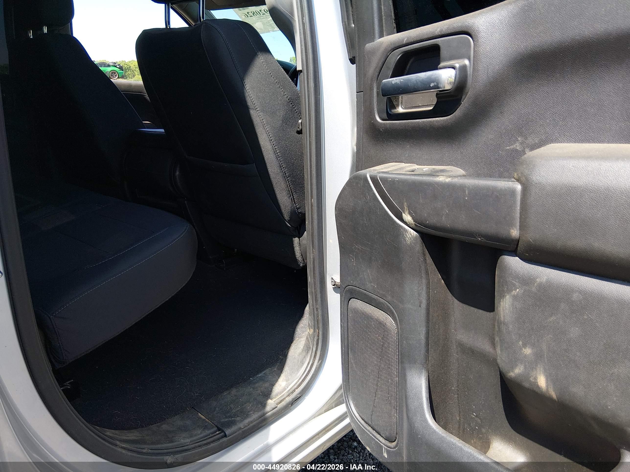 CHEVROLET SILVERADO image 8