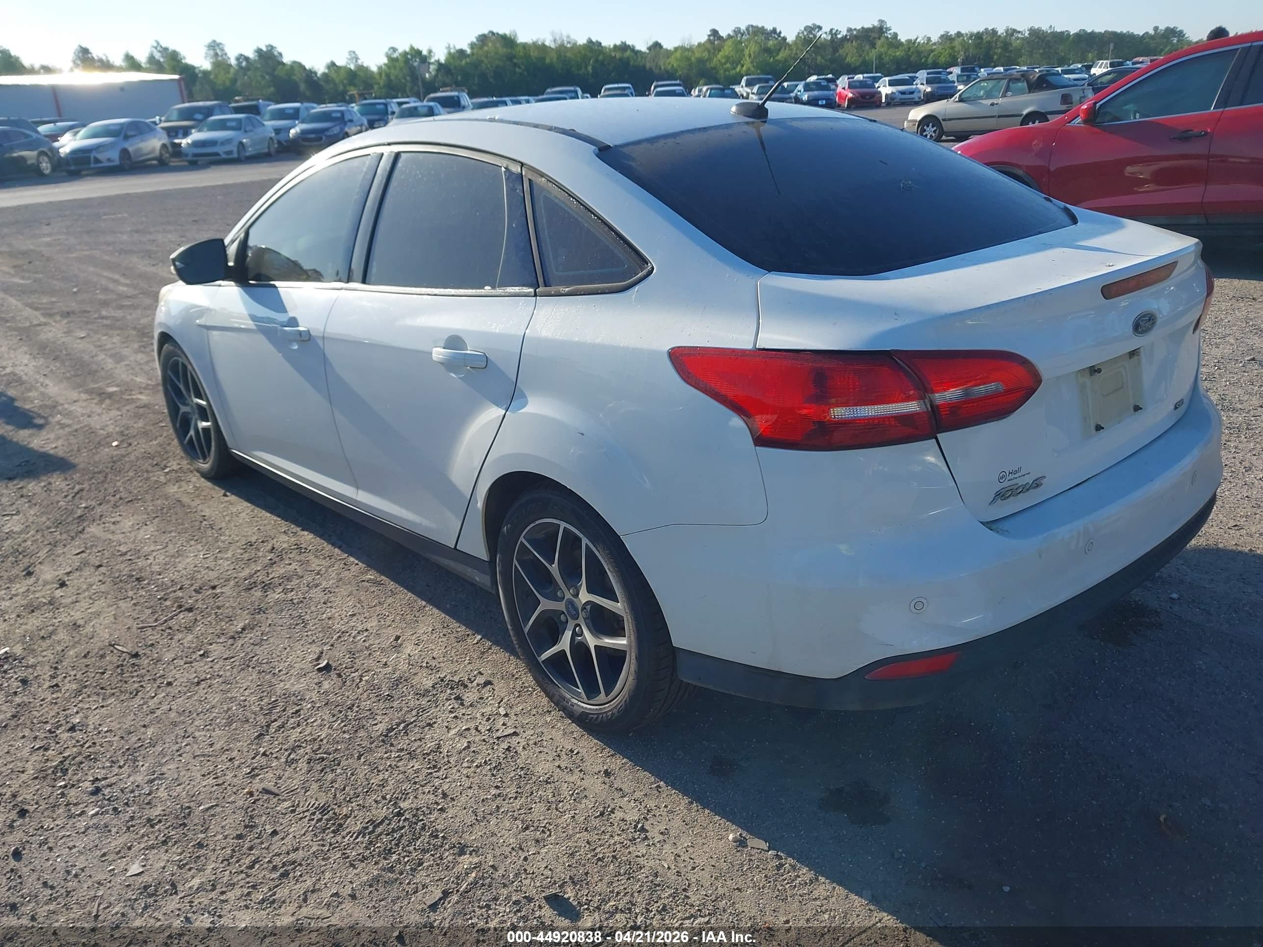 FORD FOCUS image 3