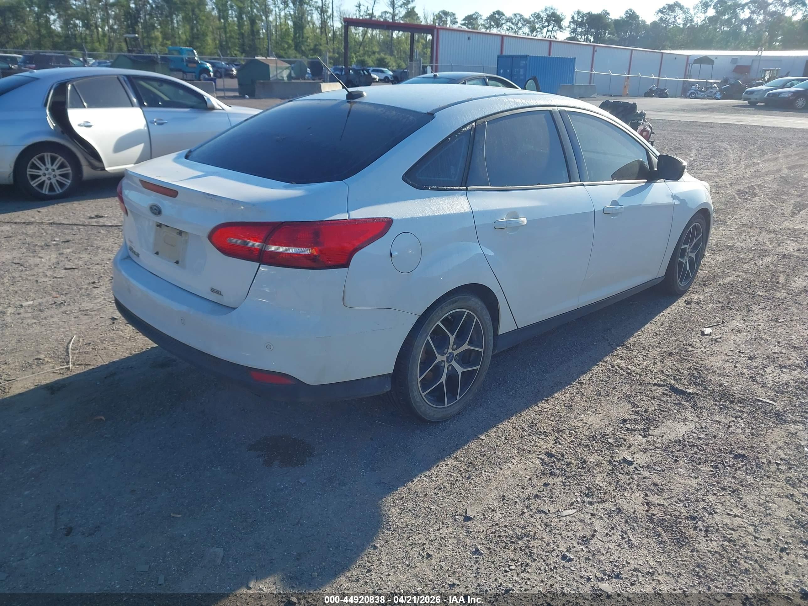 FORD FOCUS image 4