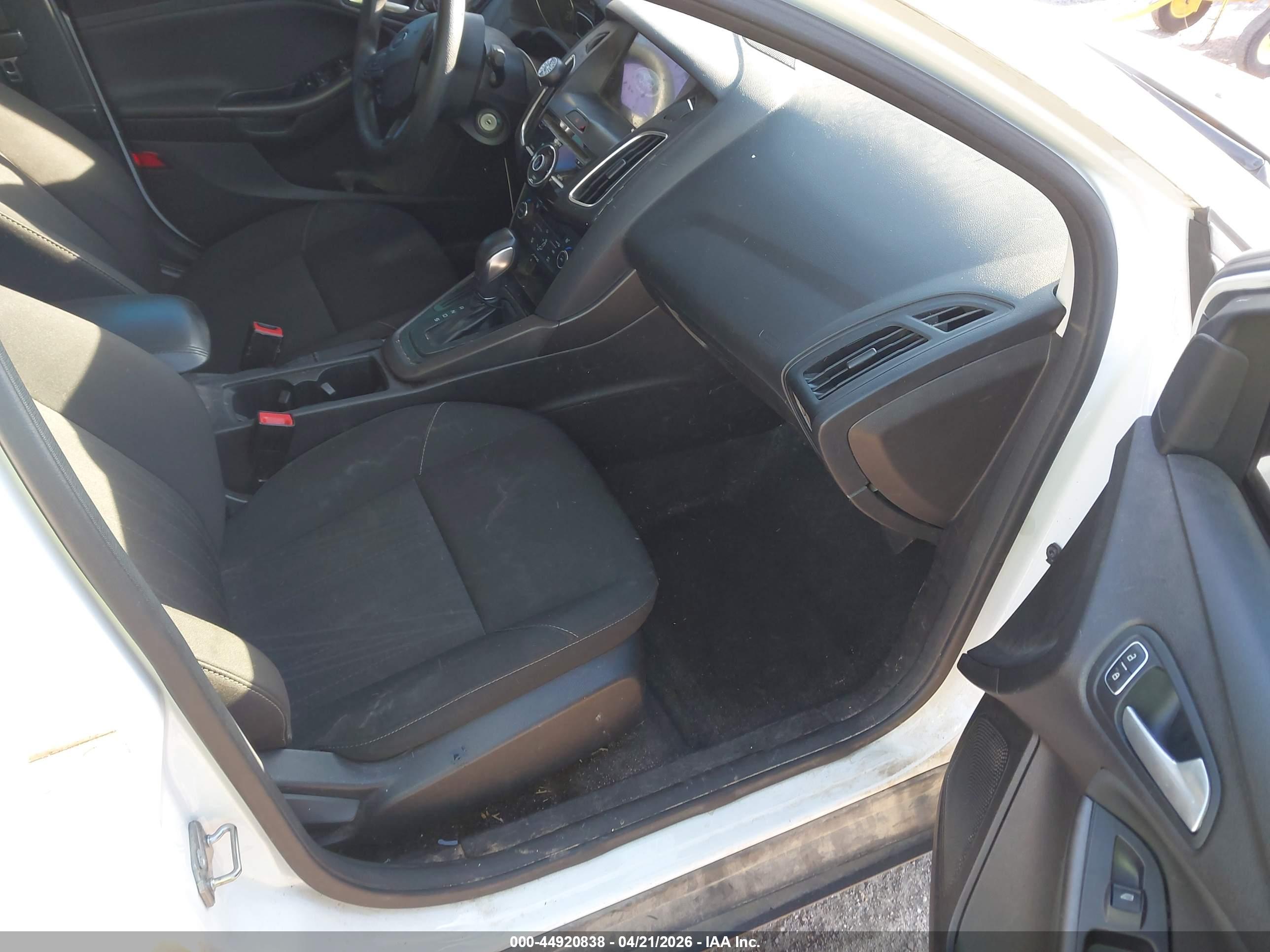 FORD FOCUS image 5