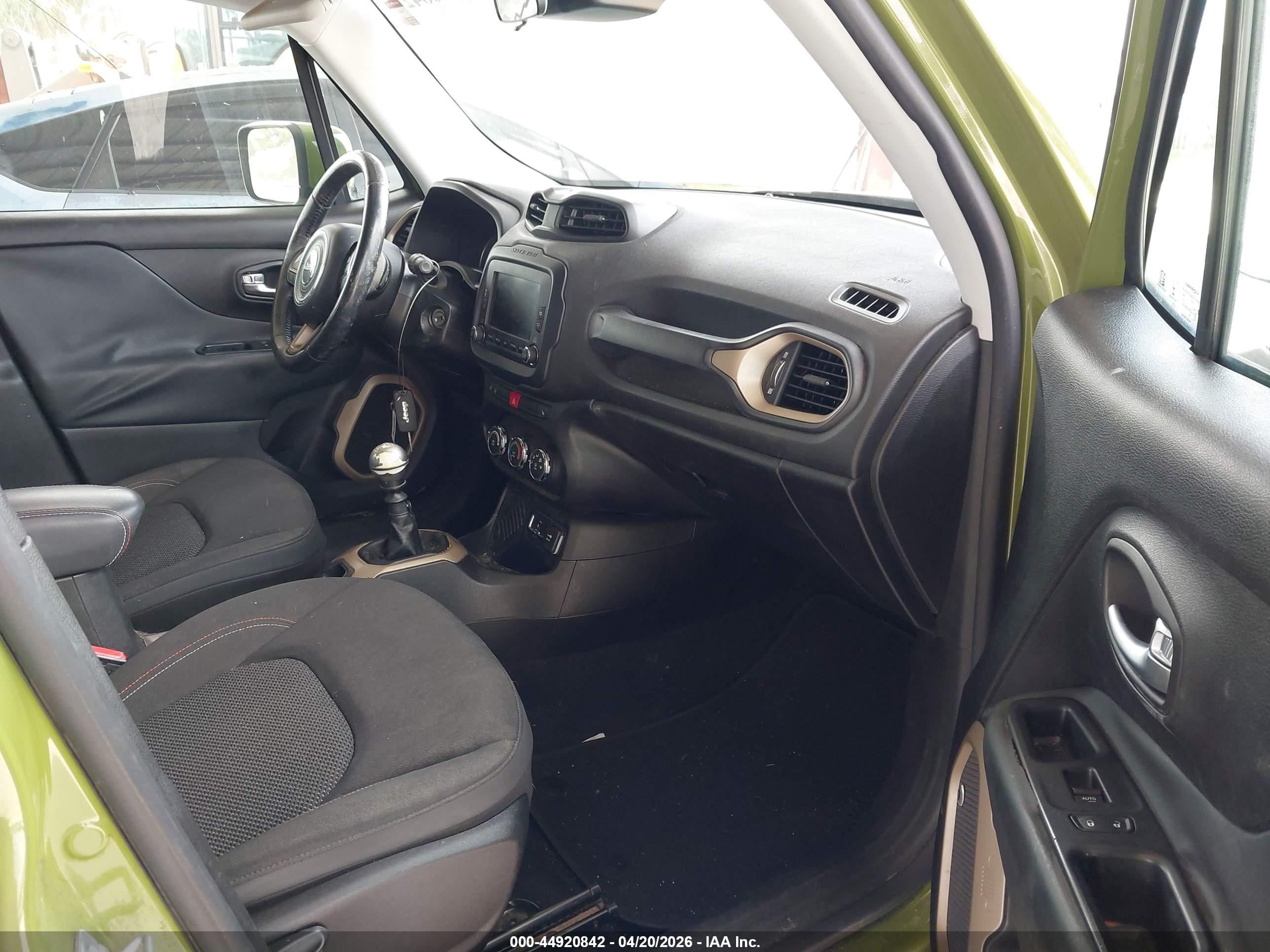 JEEP RENEGADE image 5