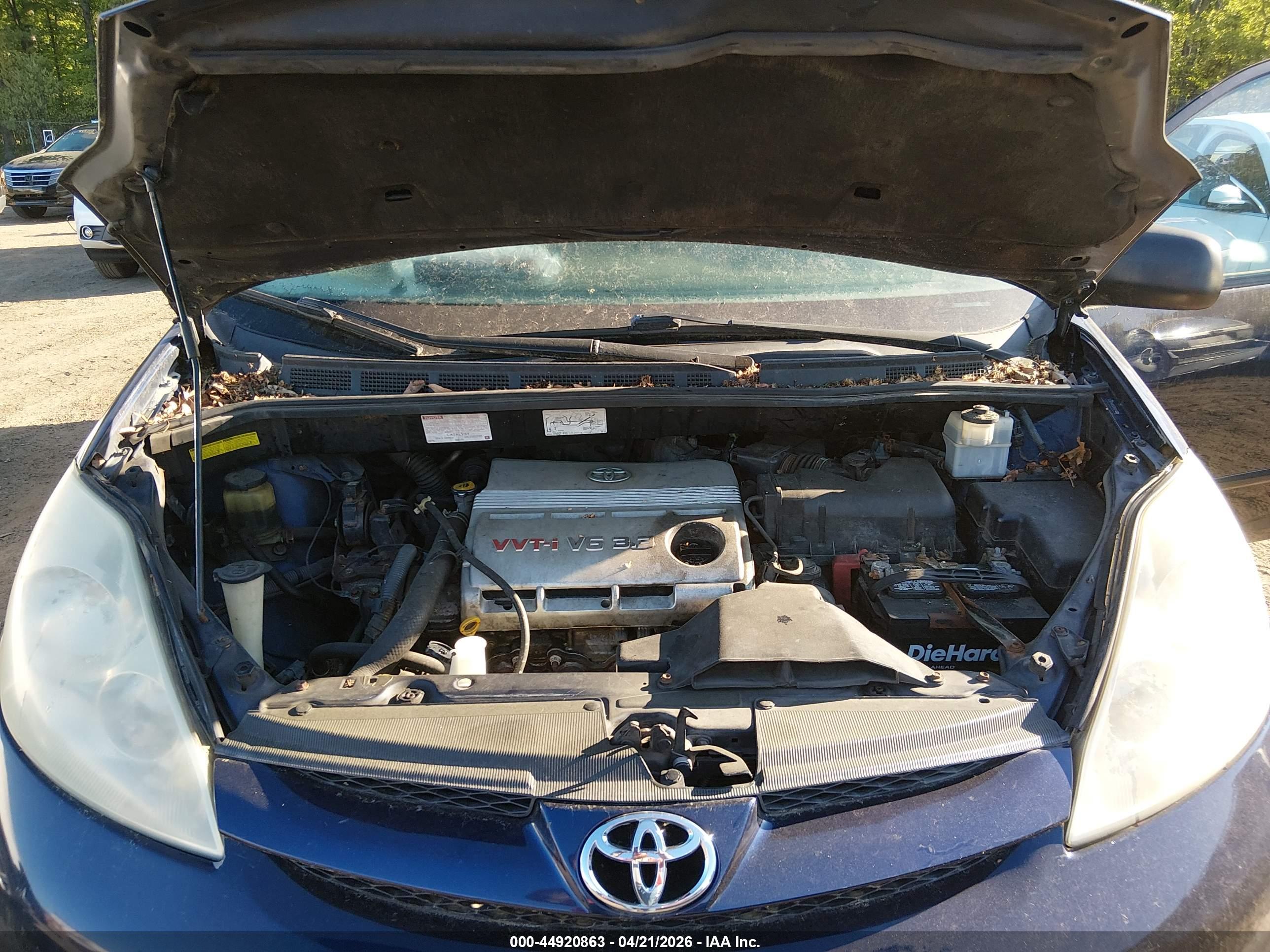 TOYOTA SIENNA image 10