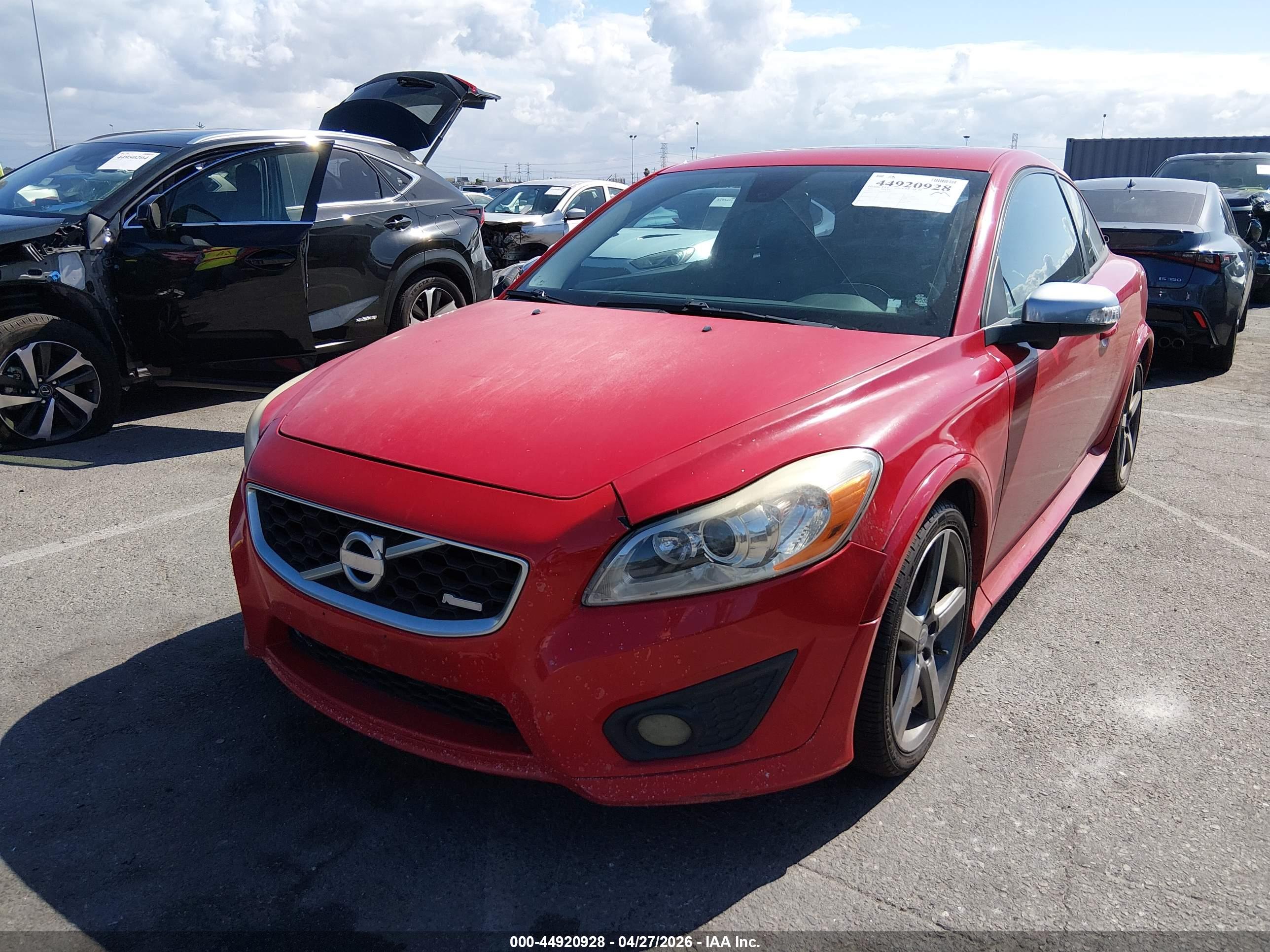 VOLVO C30 image 2