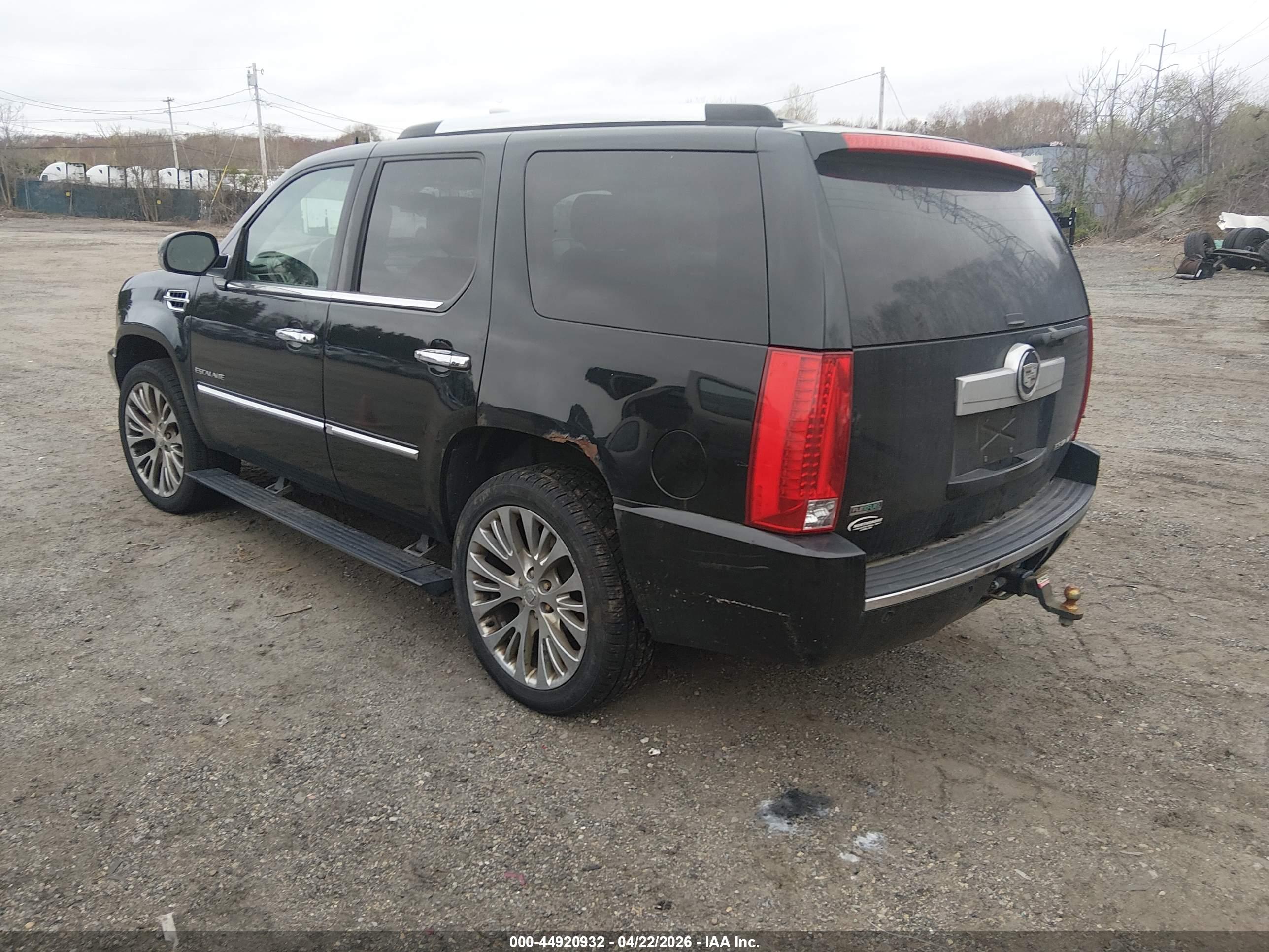 CADILLAC ESCALADE image 3