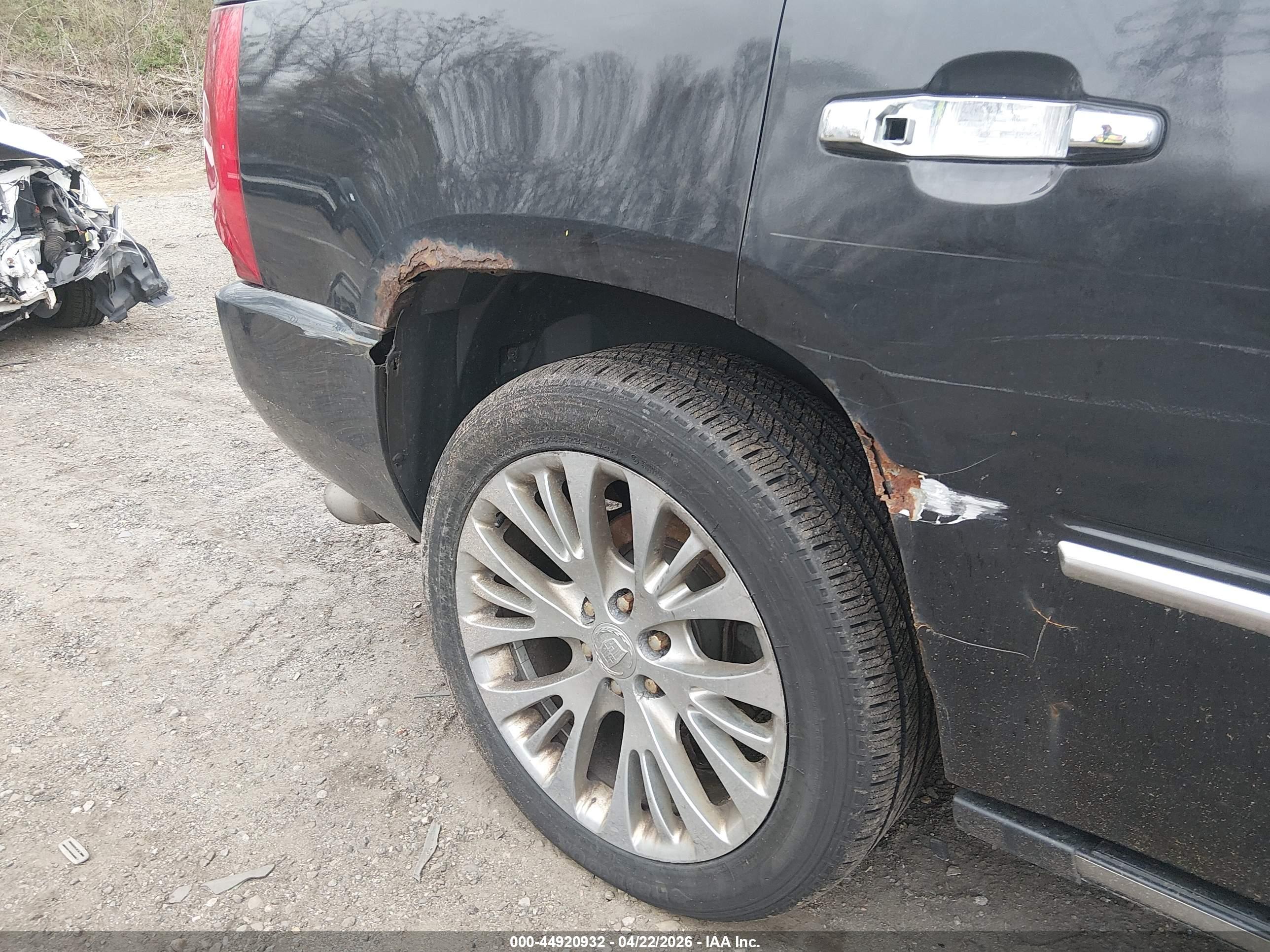 CADILLAC ESCALADE image 6