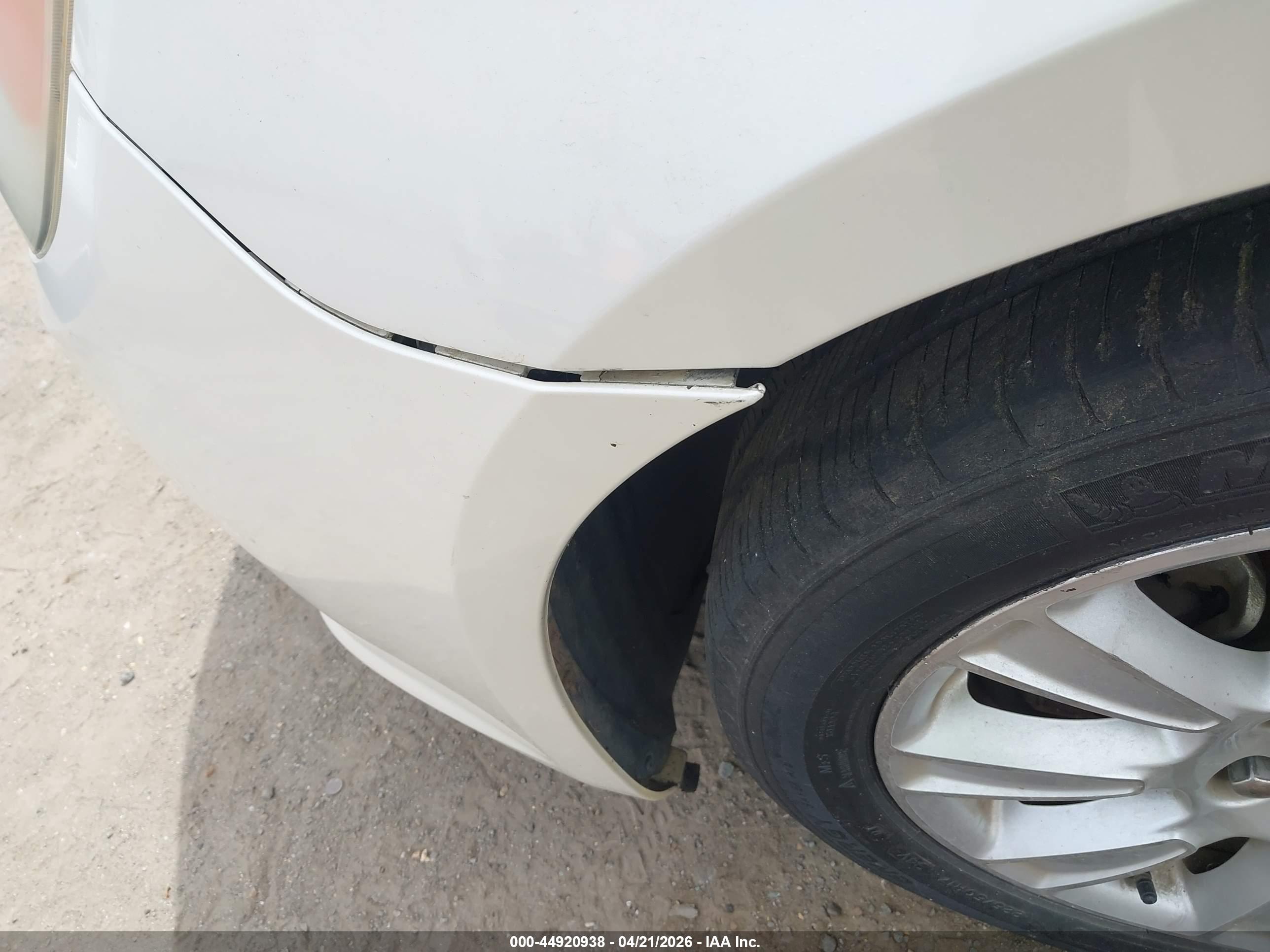 BUICK LACROSSE image 6