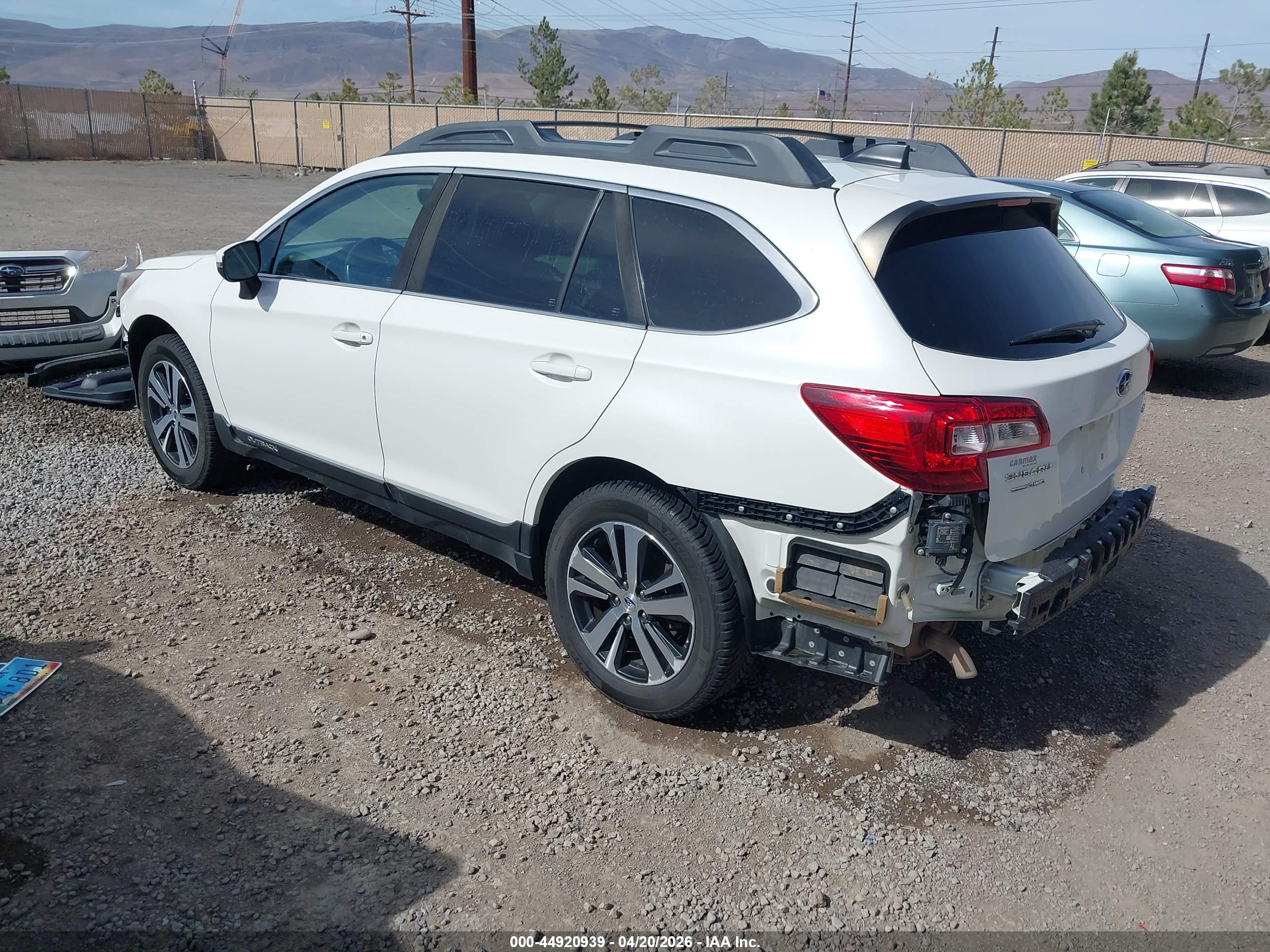 SUBARU OUTBACK image 3