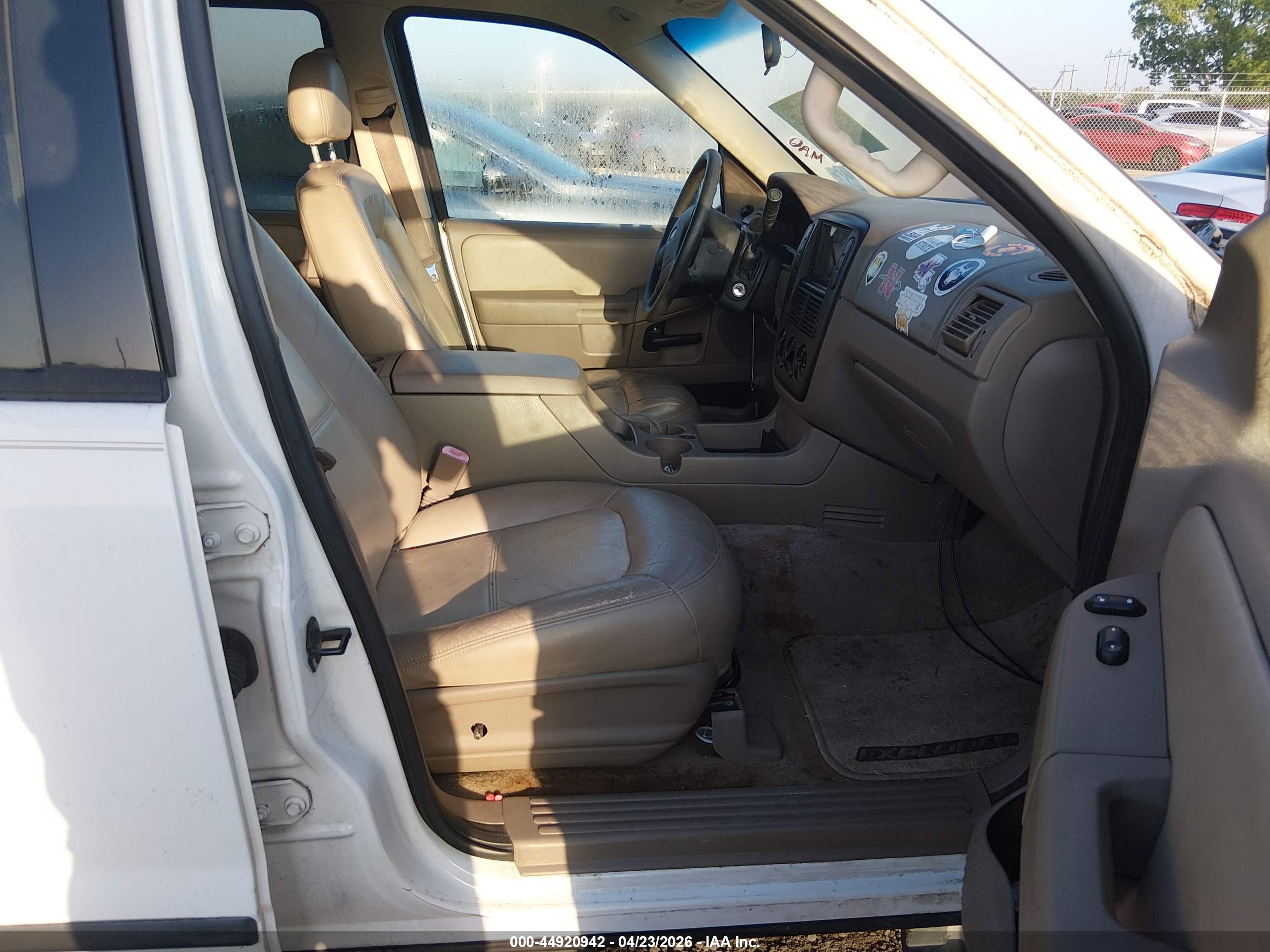 FORD EXPLORER image 5