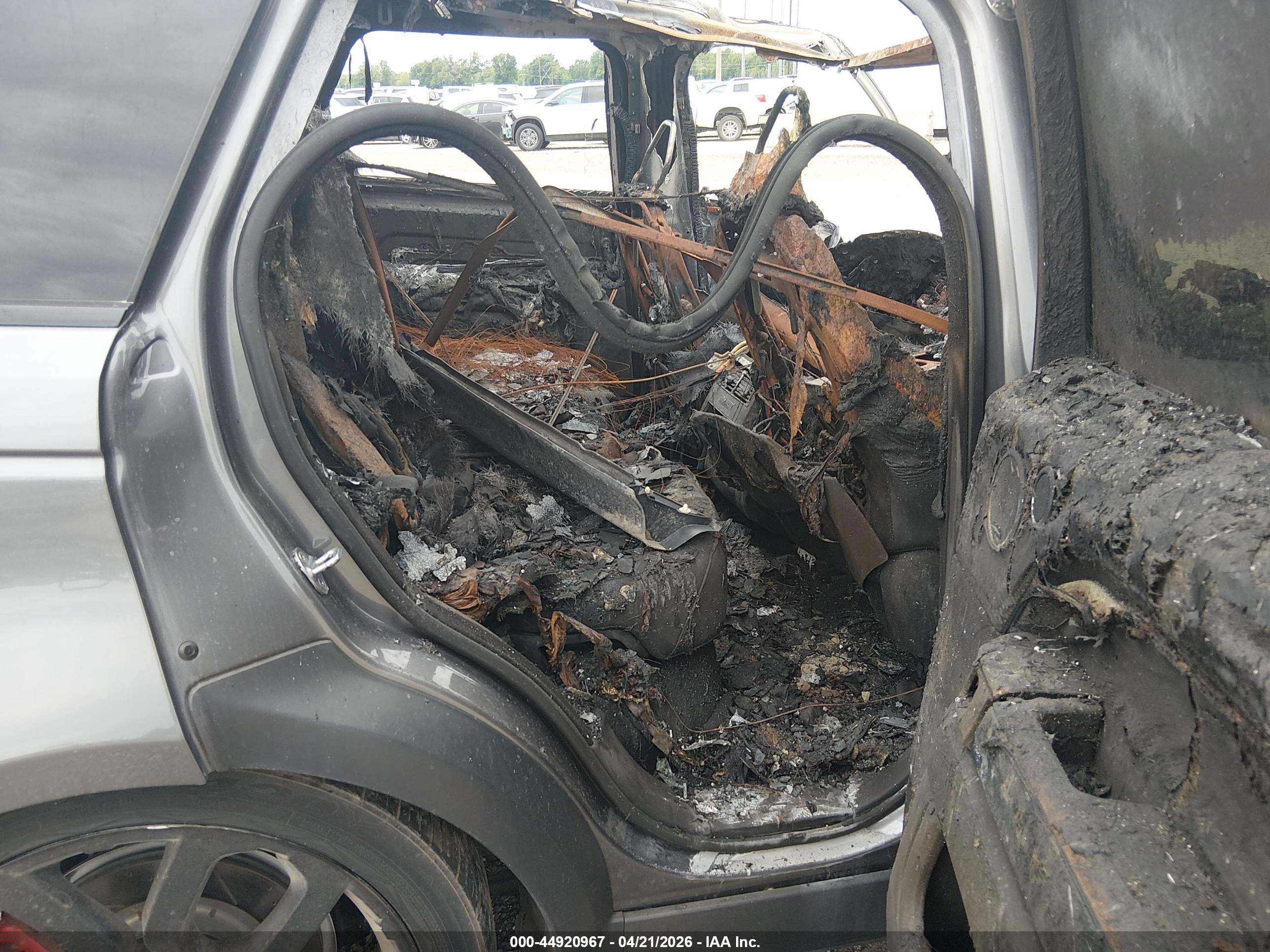 LAND ROVER image 8