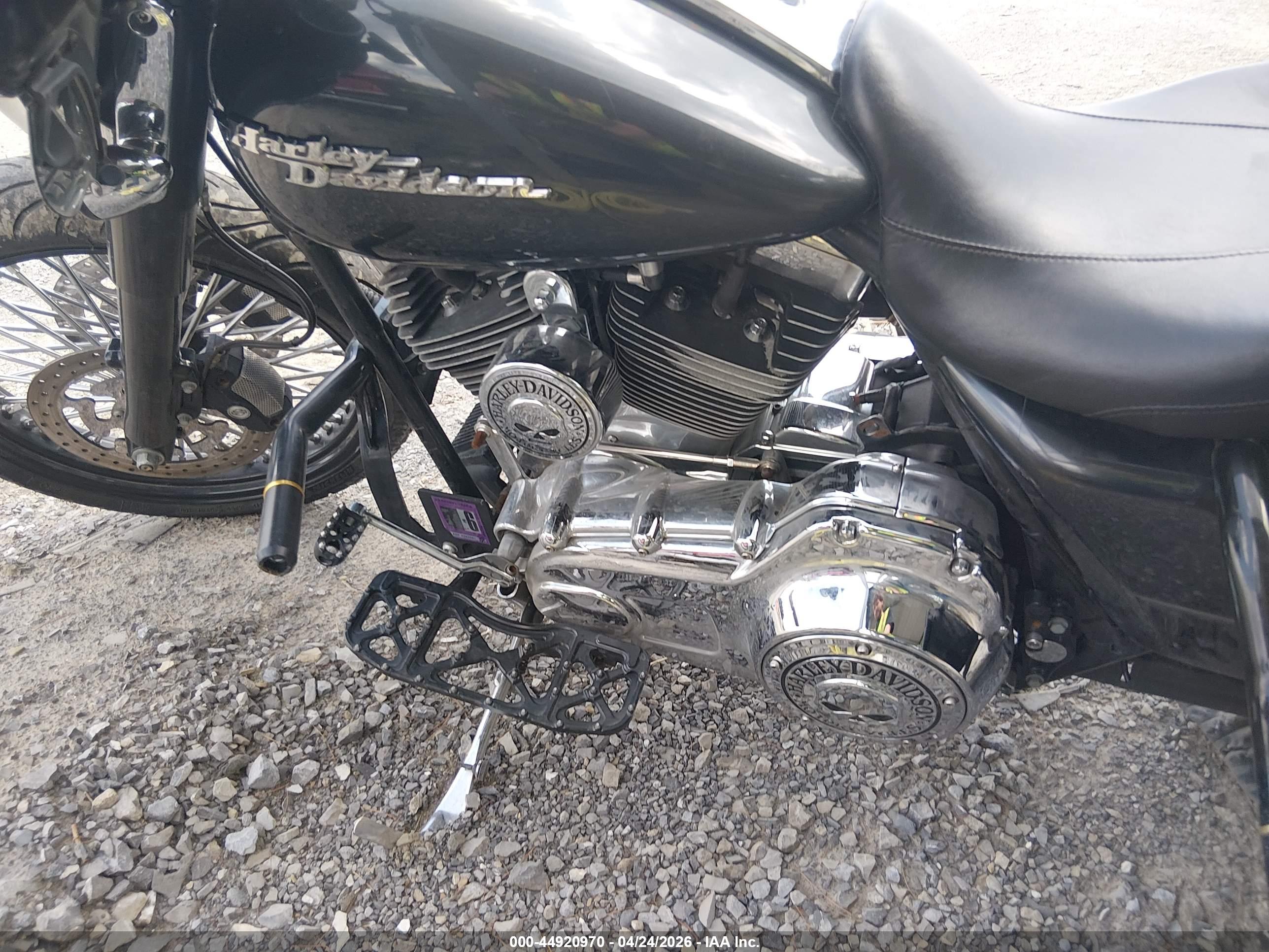 HARLEY-DAVIDSON FLHX image 9