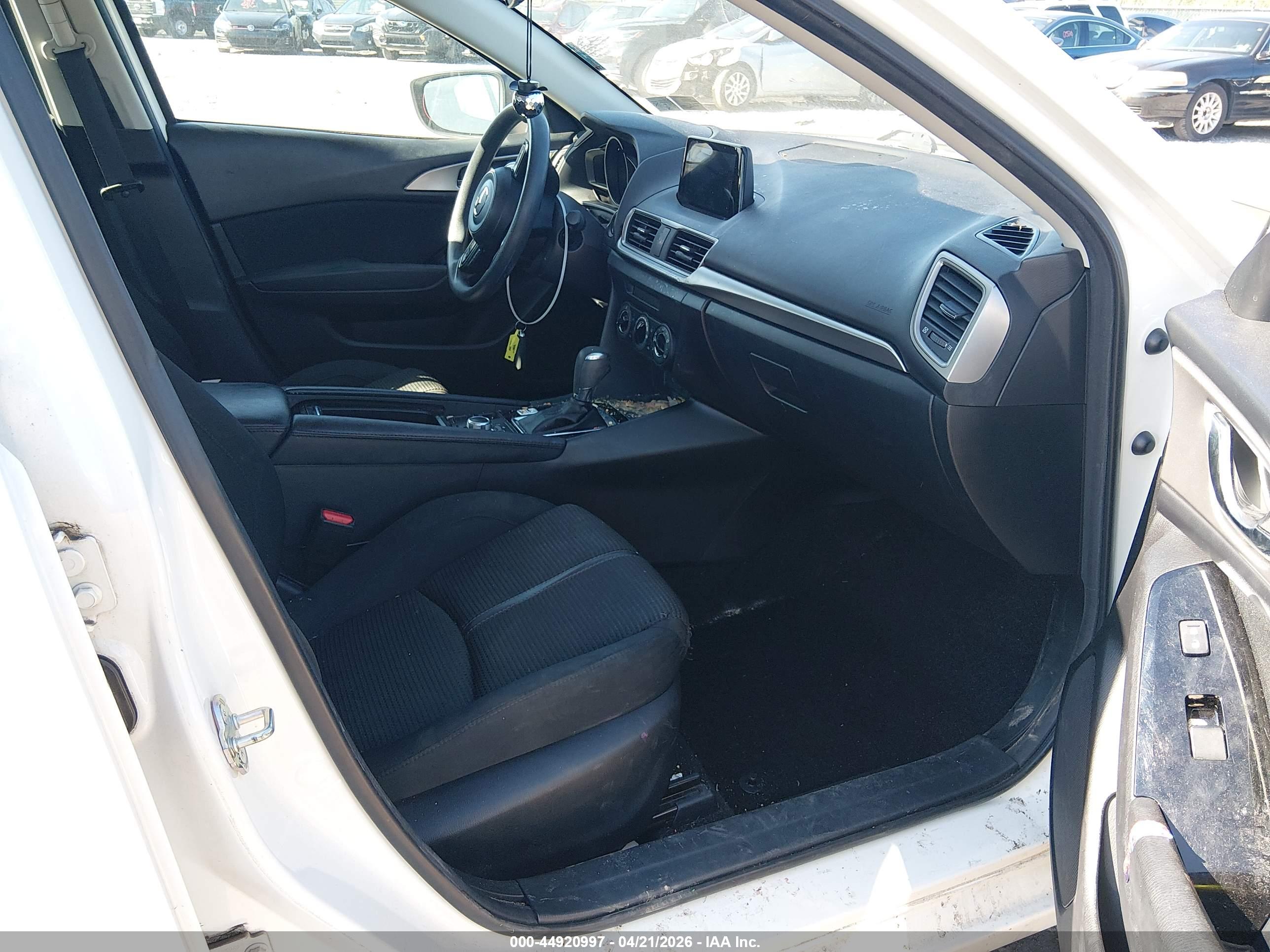 MAZDA MAZDA3 image 5
