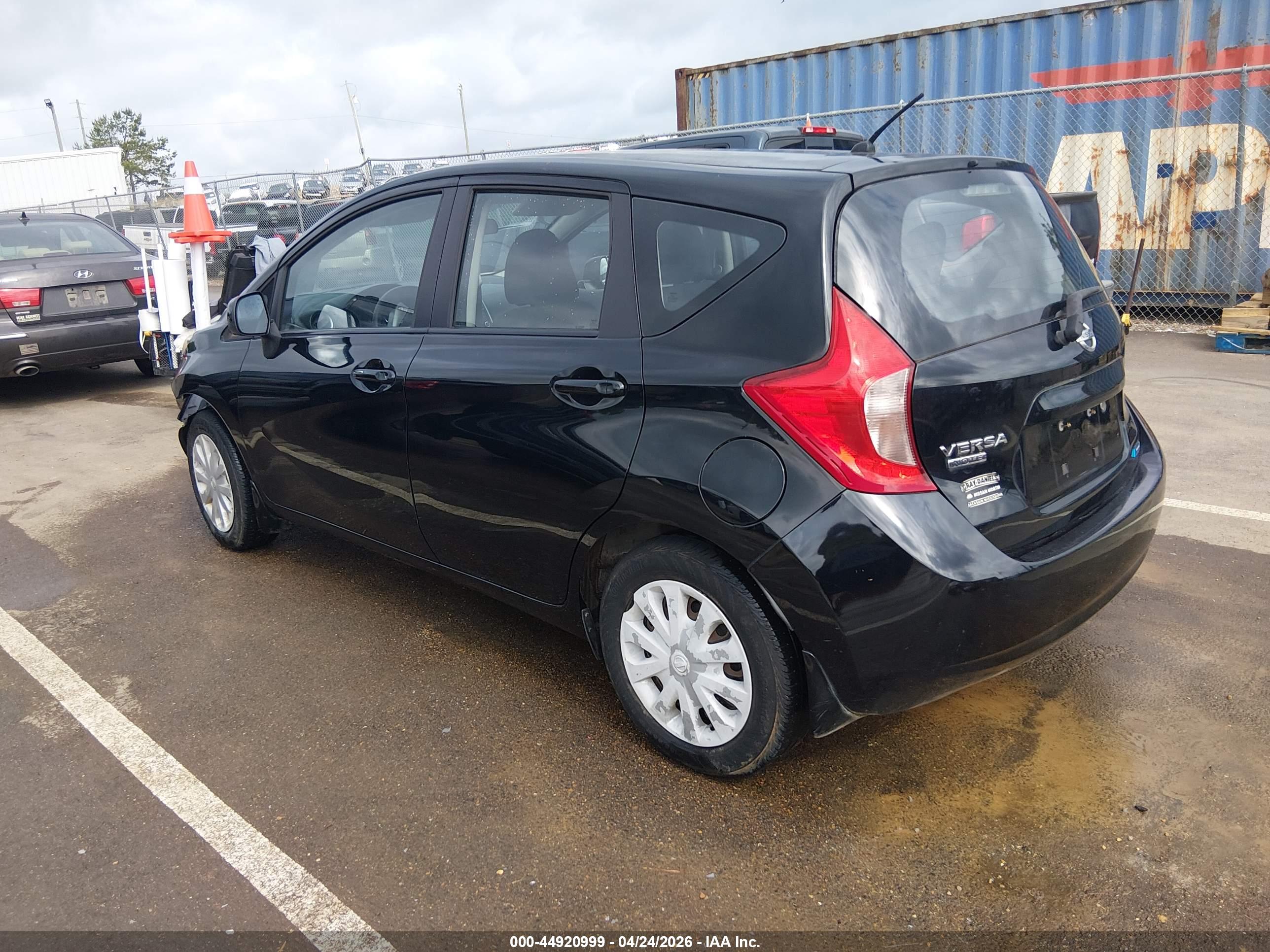 NISSAN VERSA image 3