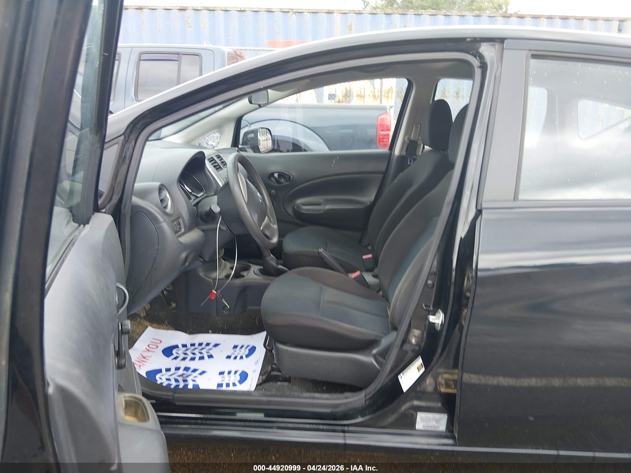 NISSAN VERSA image 5