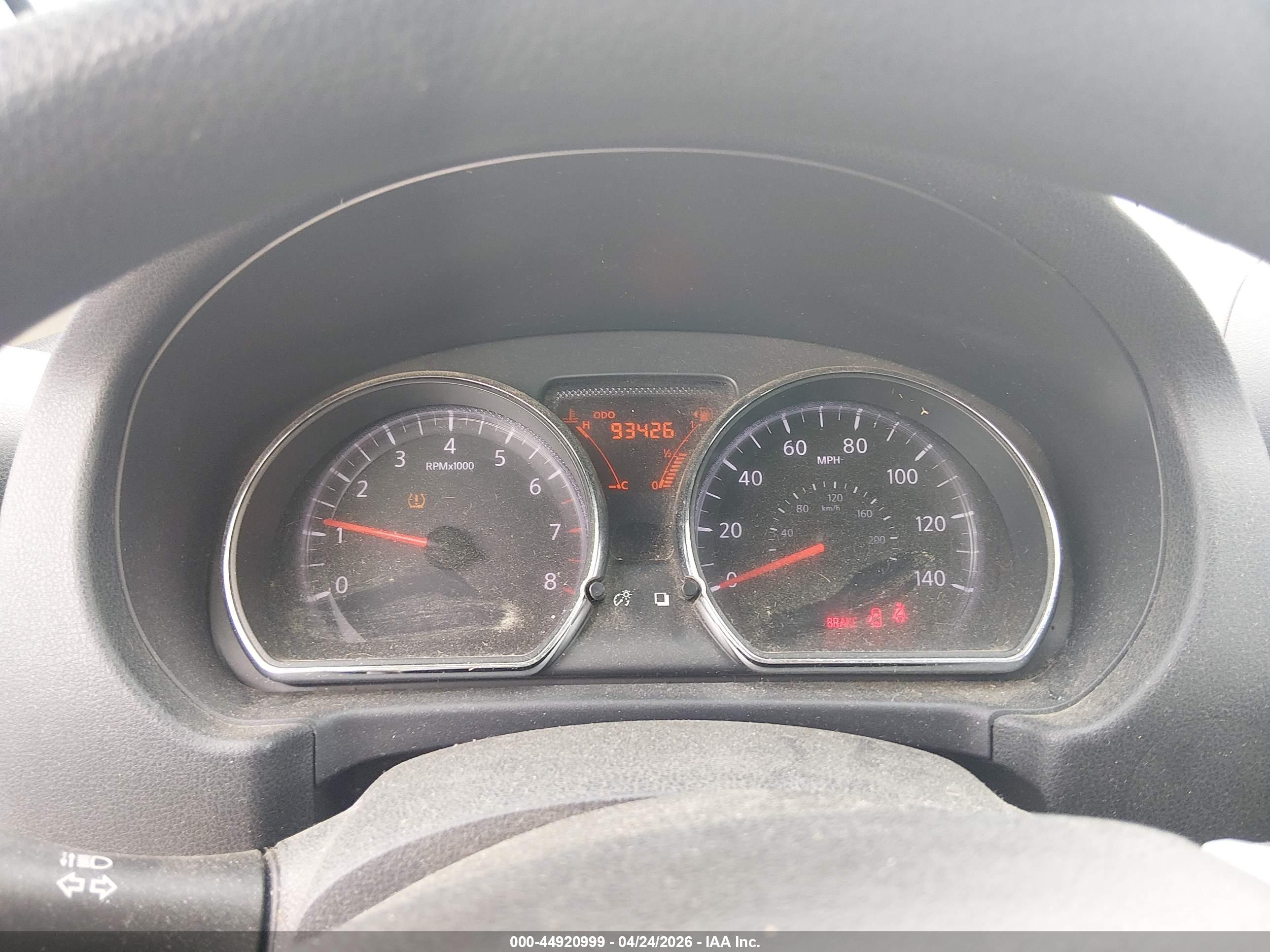 NISSAN VERSA image 7