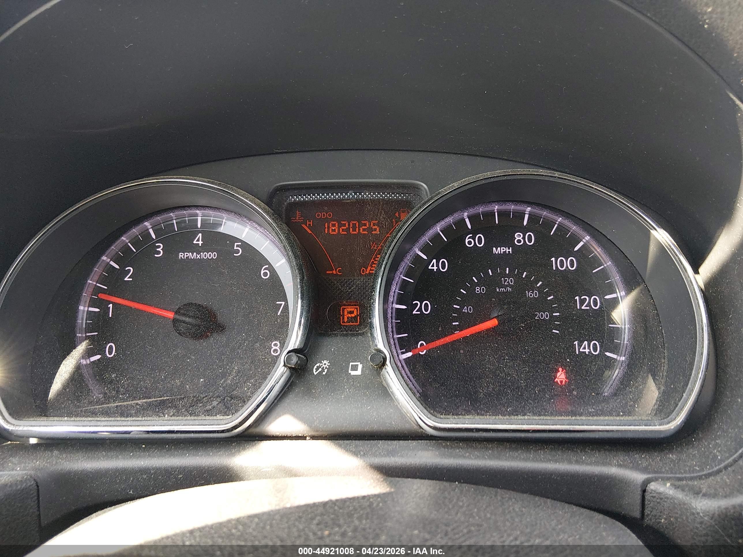 NISSAN VERSA image 7