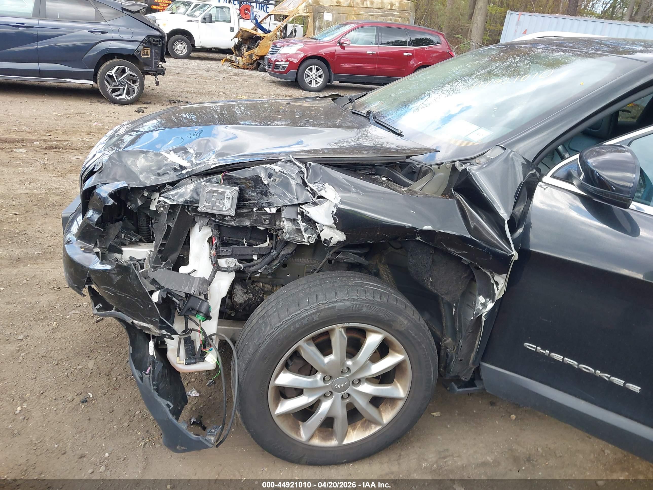 JEEP CHEROKEE image 6
