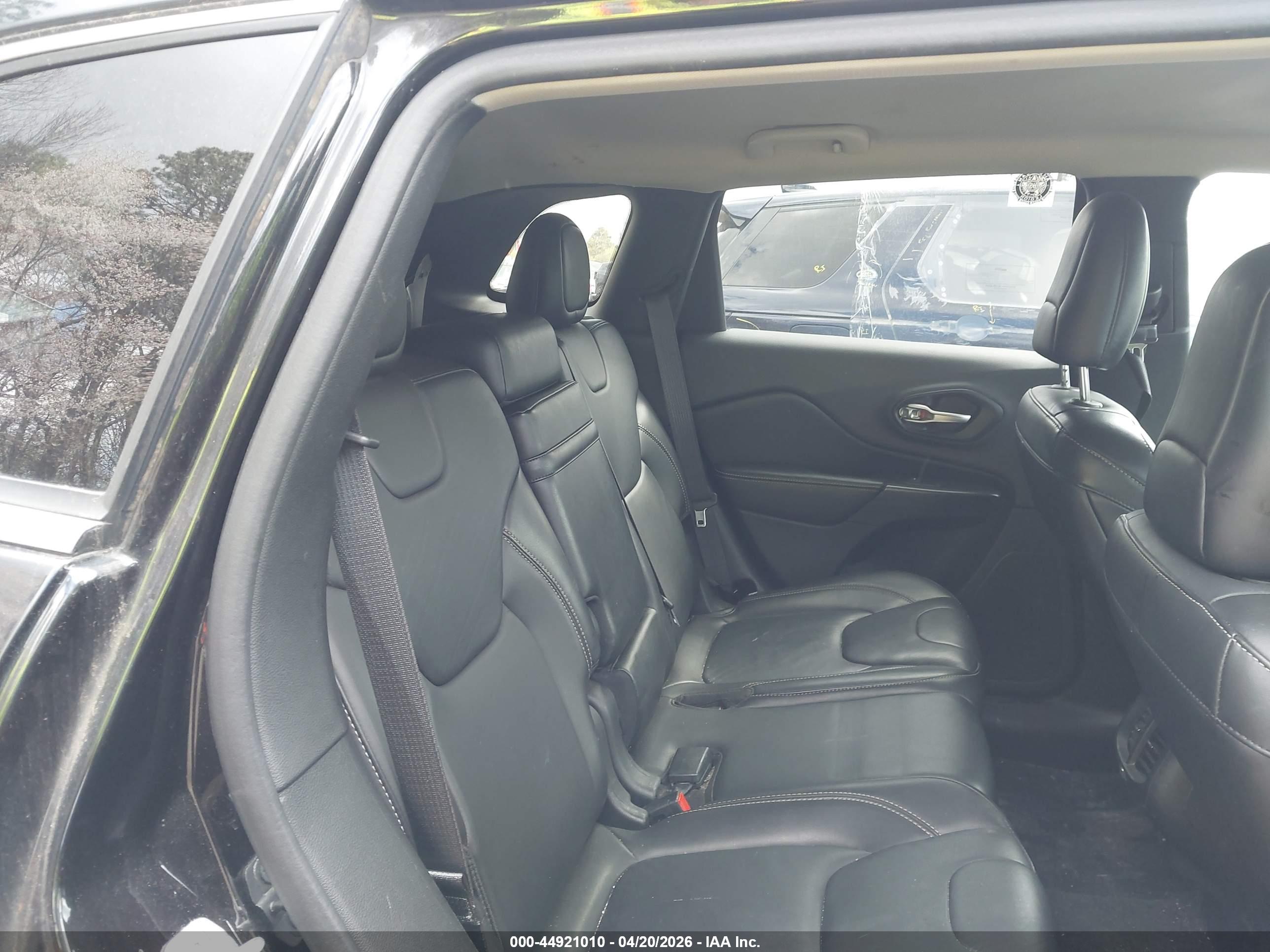 JEEP CHEROKEE image 8