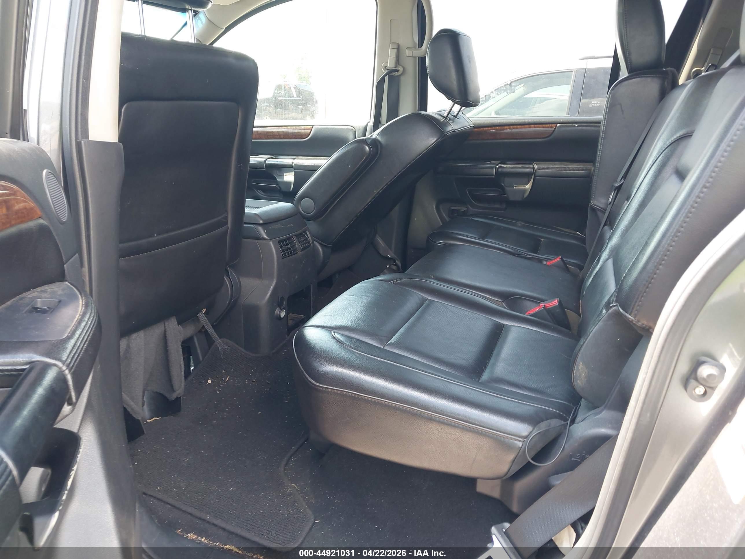 NISSAN ARMADA image 8