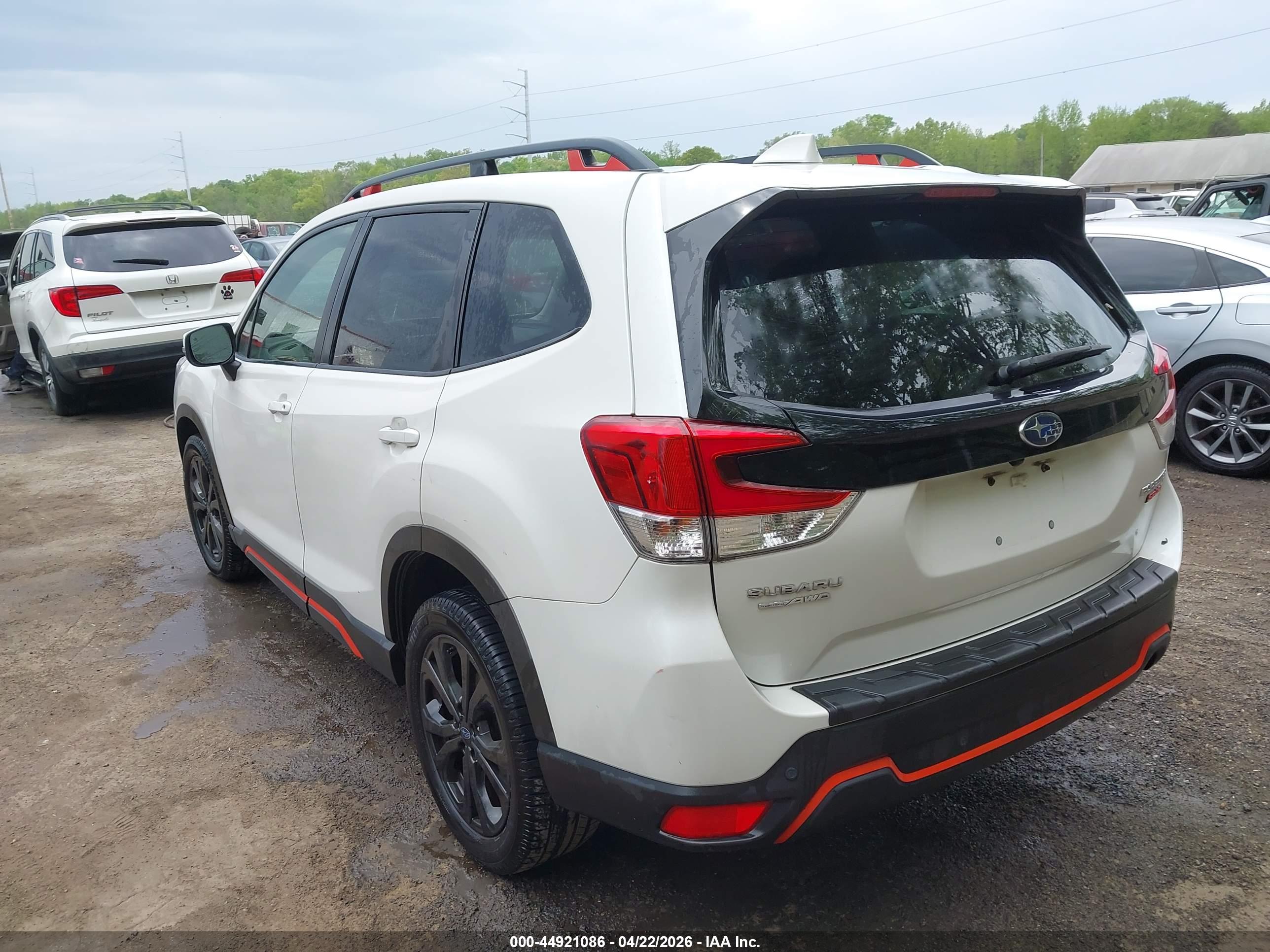 SUBARU FORESTER image 3